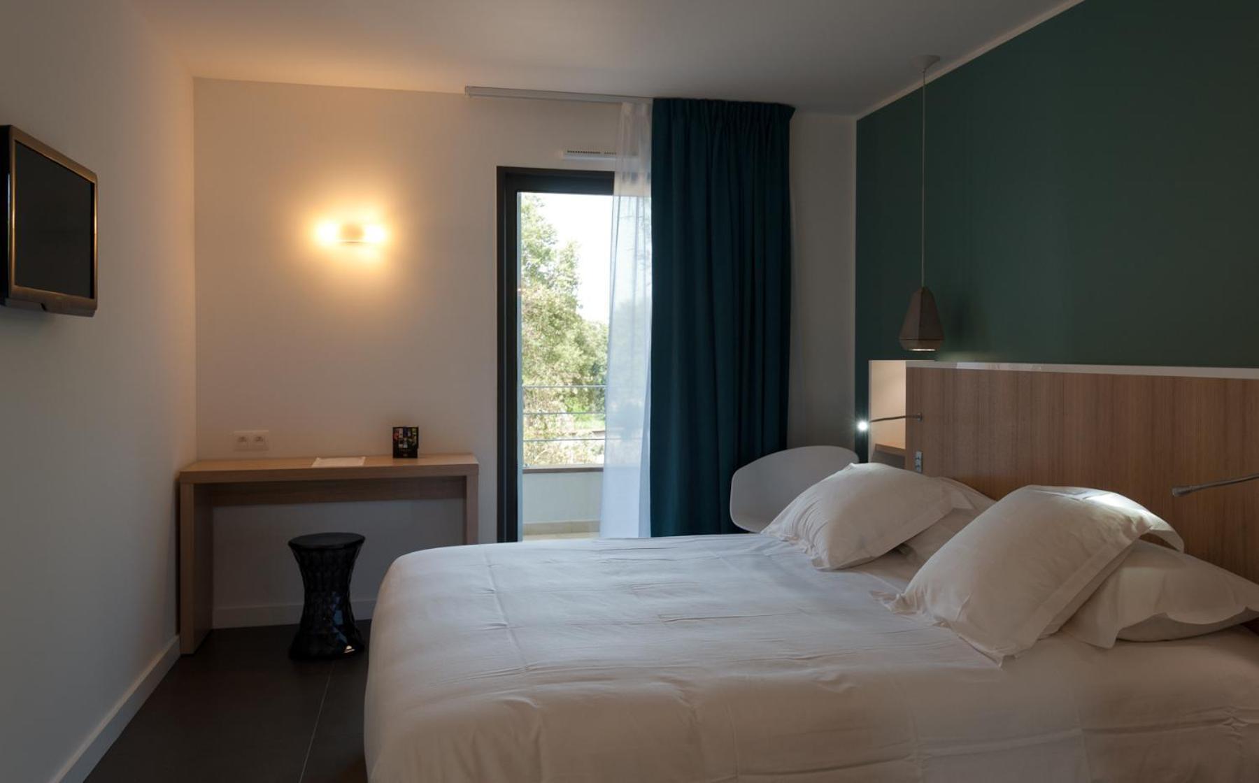 One-Bedroom Apartment Sea View