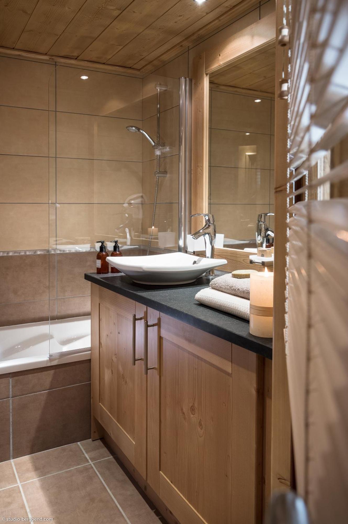 Superior Two-Bedroom Apartment Spa Access