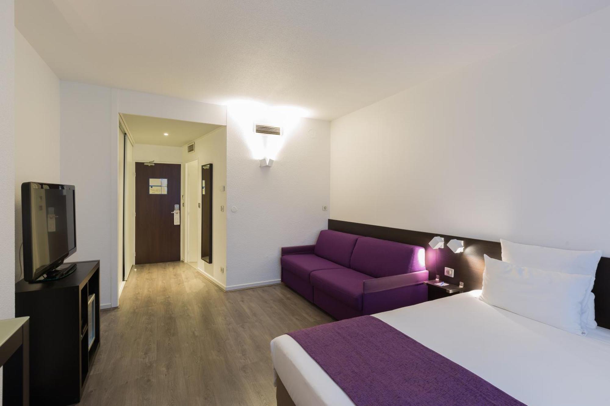 Classic Double Room with Double Sofa Bed,821678465:JPEG