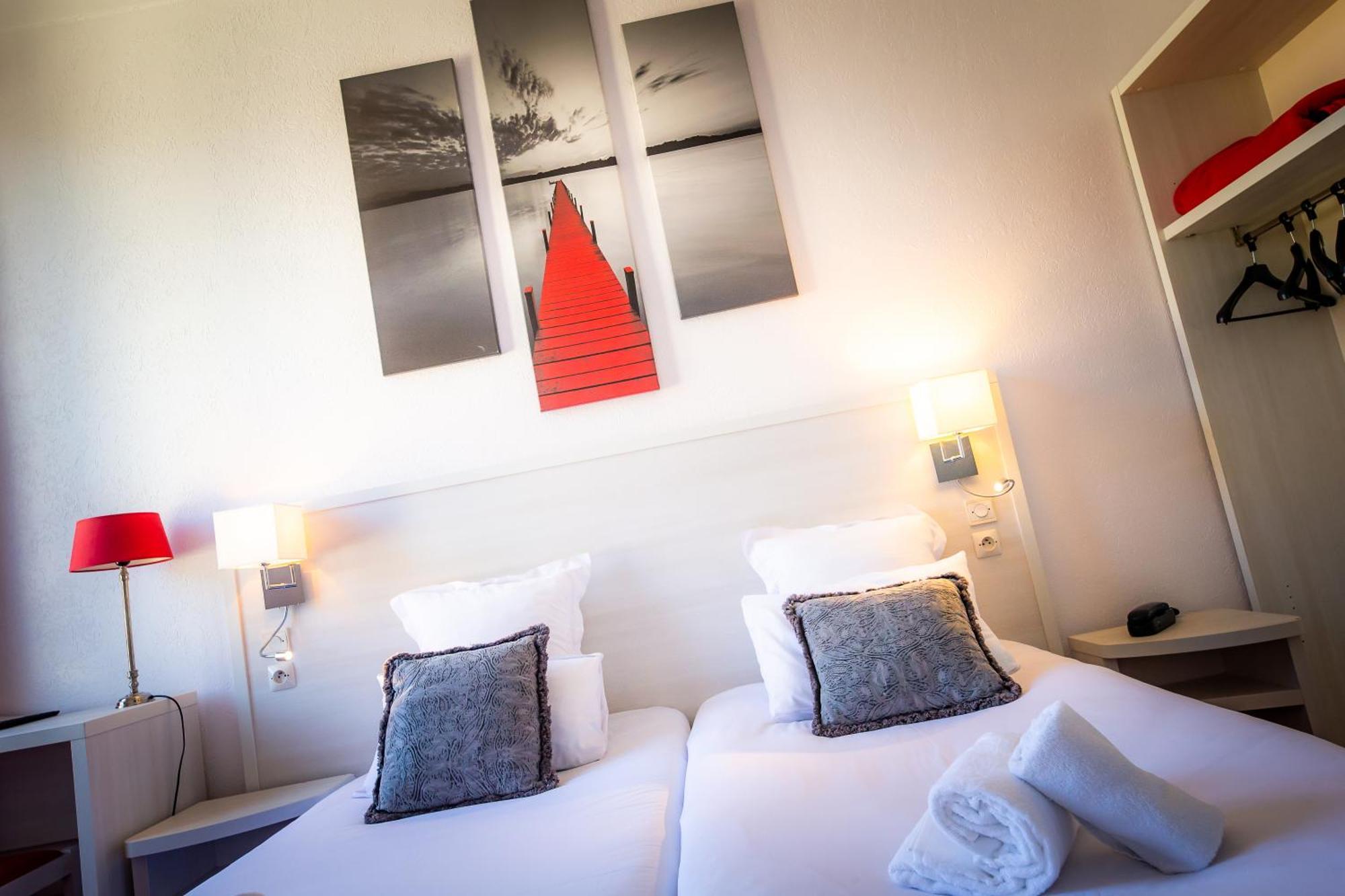 Standard Twin Room,1602329859:JPEG