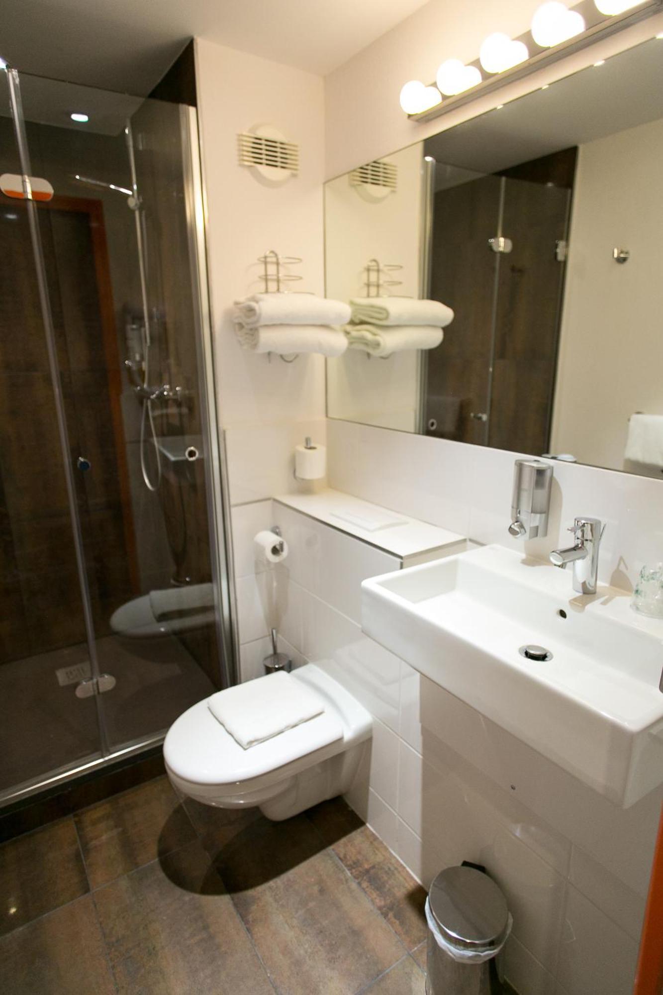 Double Room,1215318361:JPEG