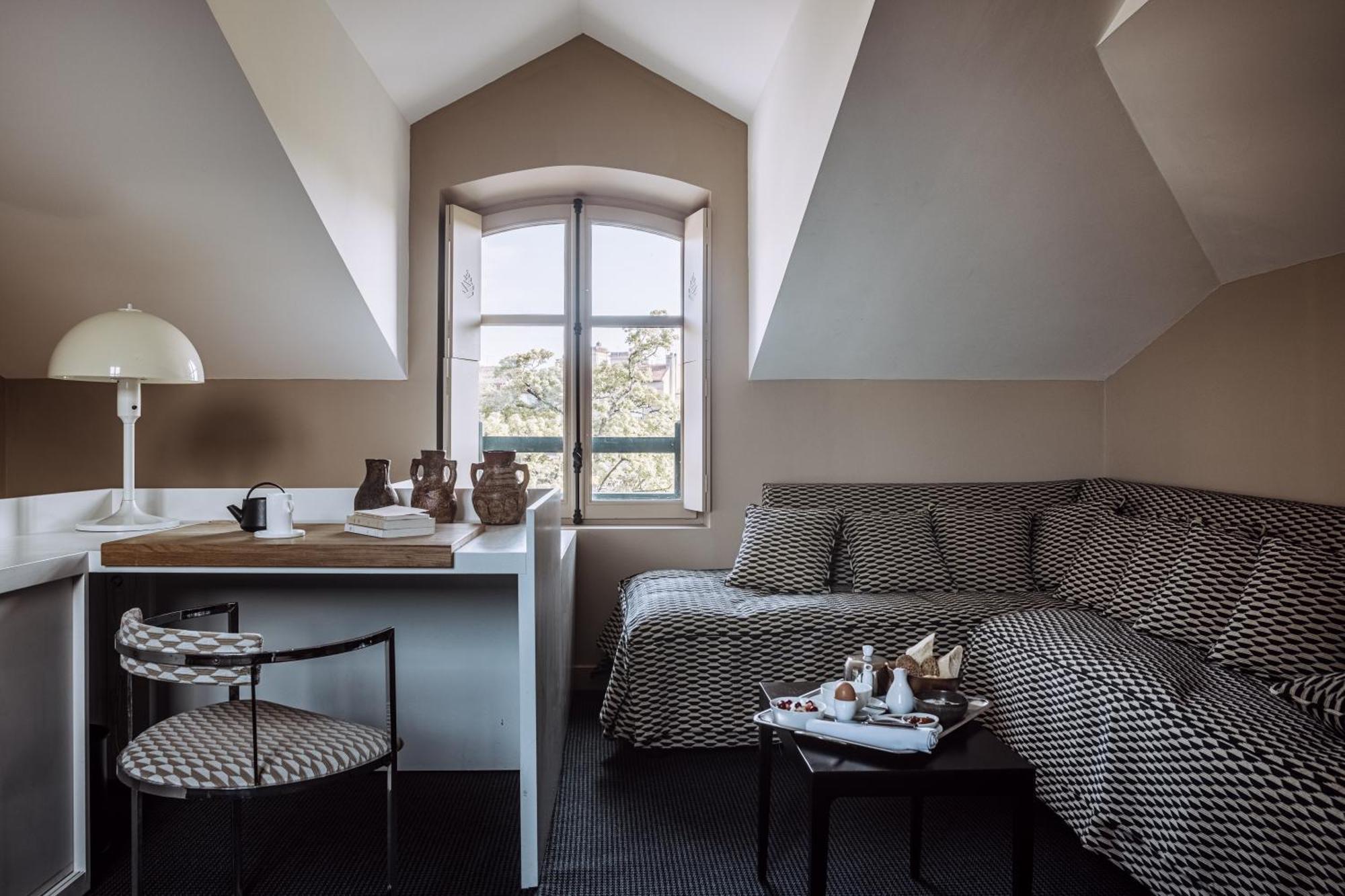 Deluxe King Suite