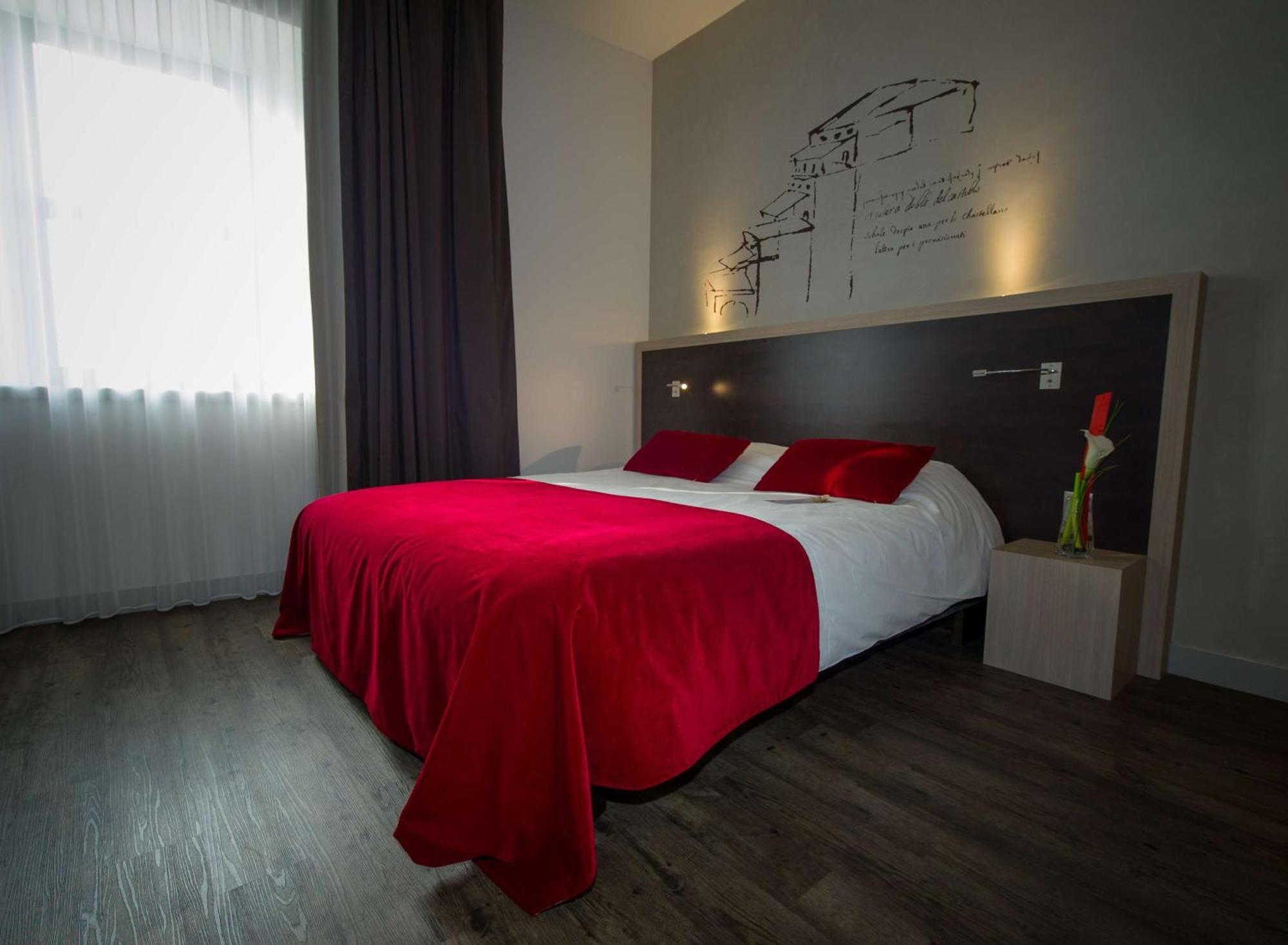 Standard Queen Room River View
