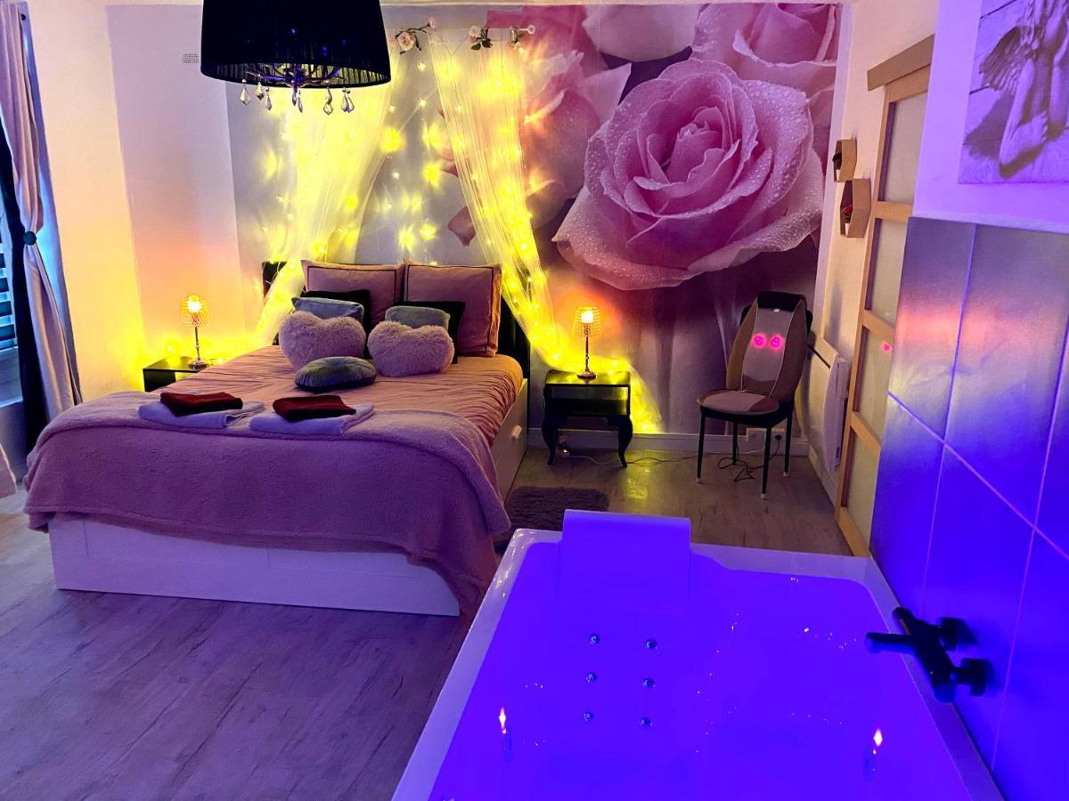 Suite with Hot Tub