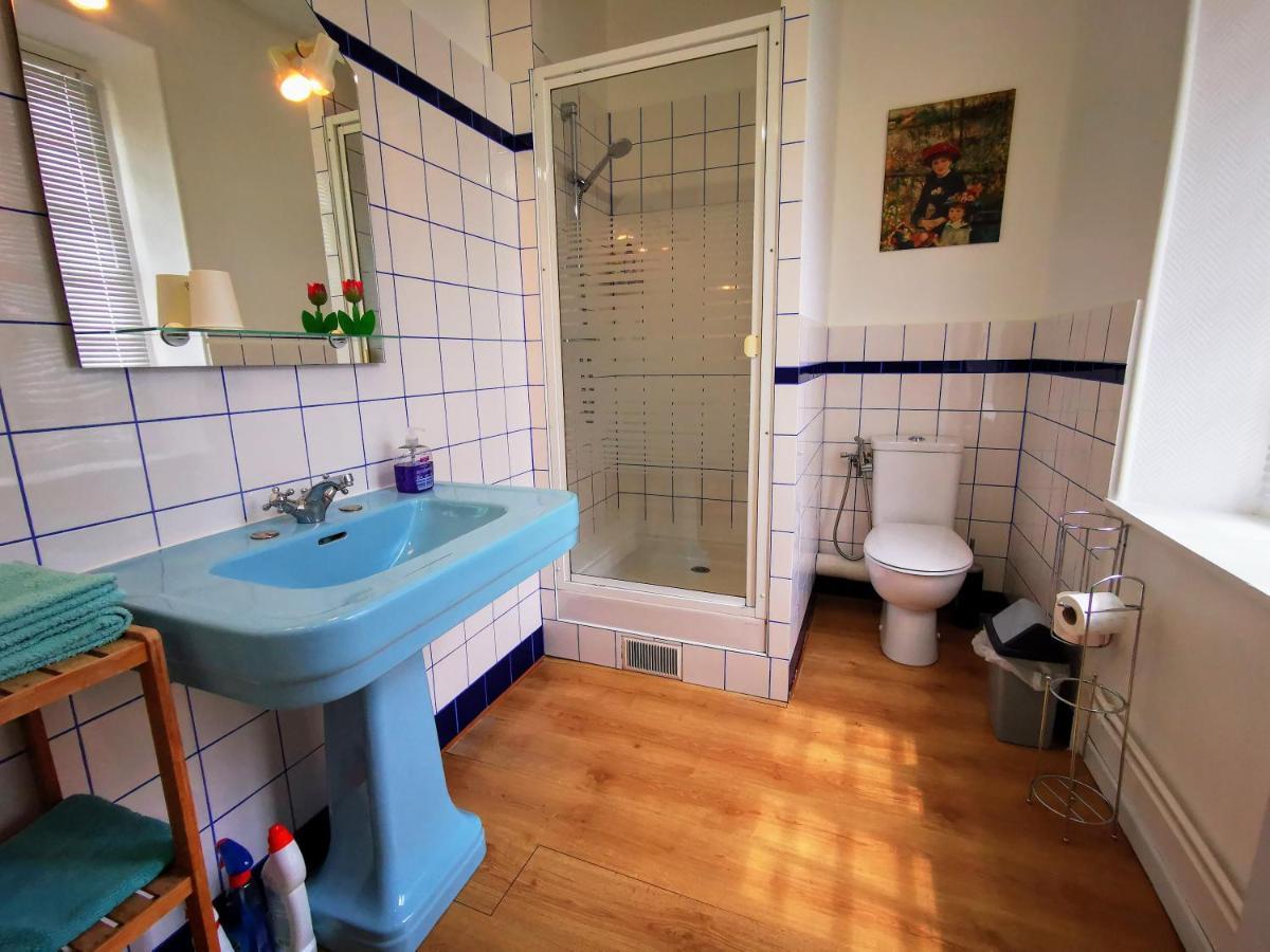 Double Room Private Bathroom Shower Impressionniste