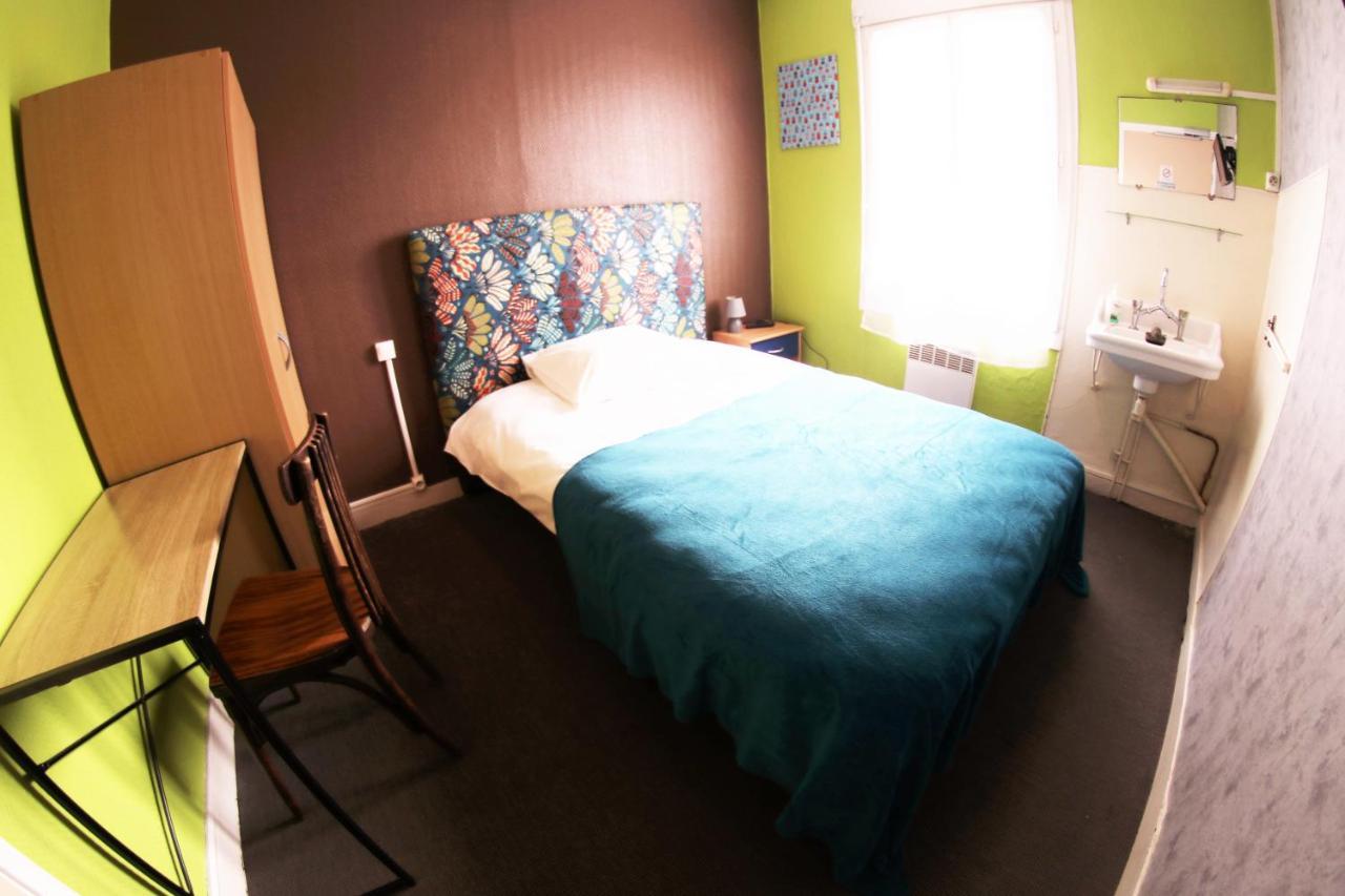 Chambre pour 1 Personne avec Salle de Bains Commune
