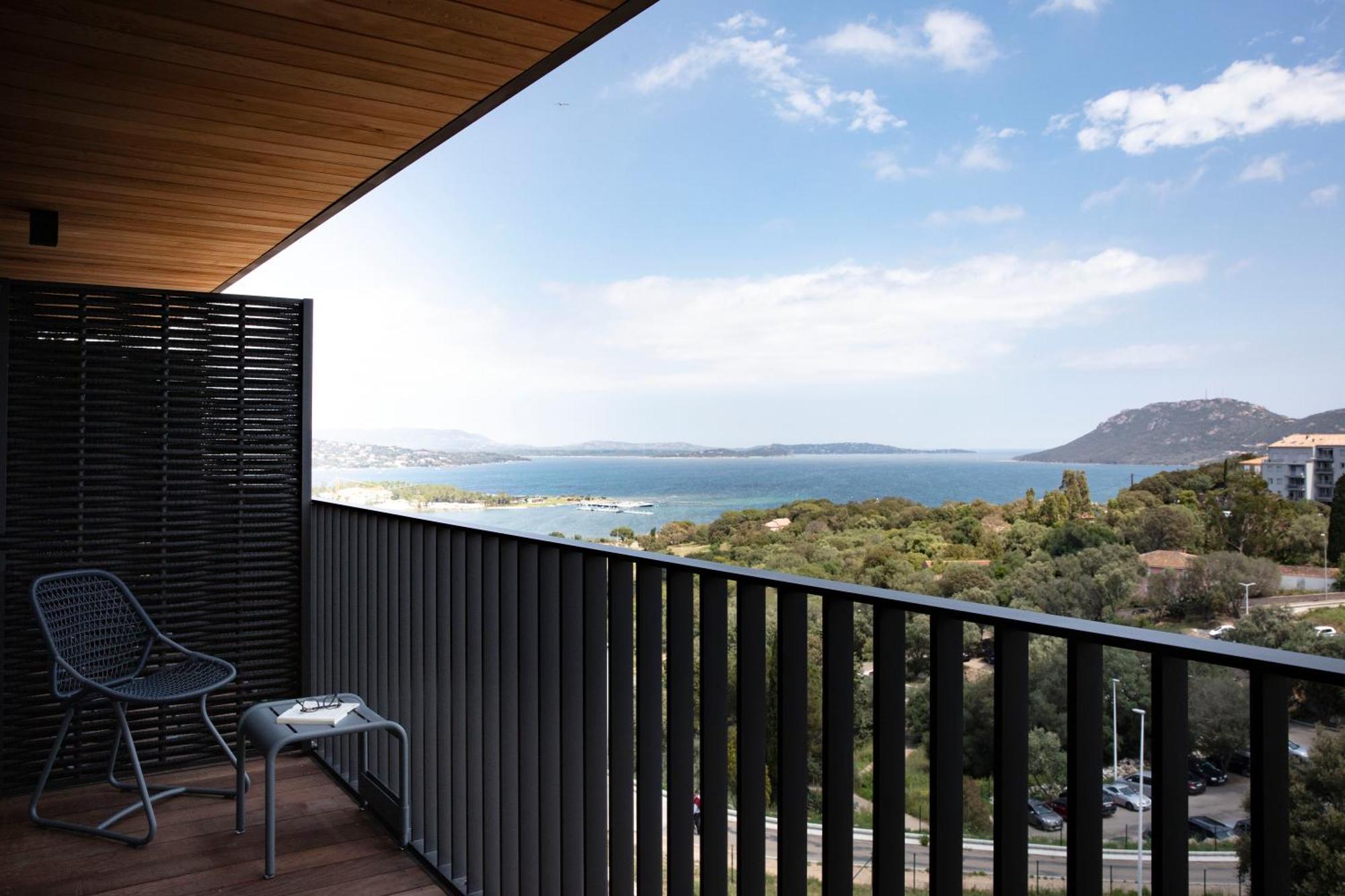 Deluxe Doppelzimmer mit Balkon und Meerblick