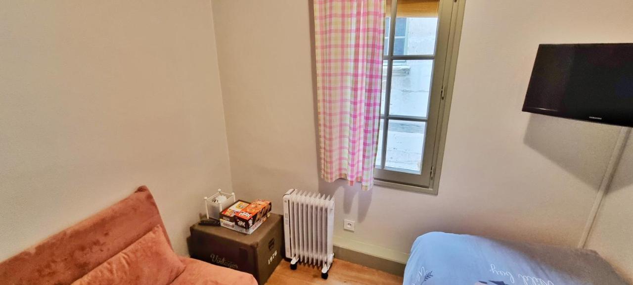 Family Room Private Bathroom