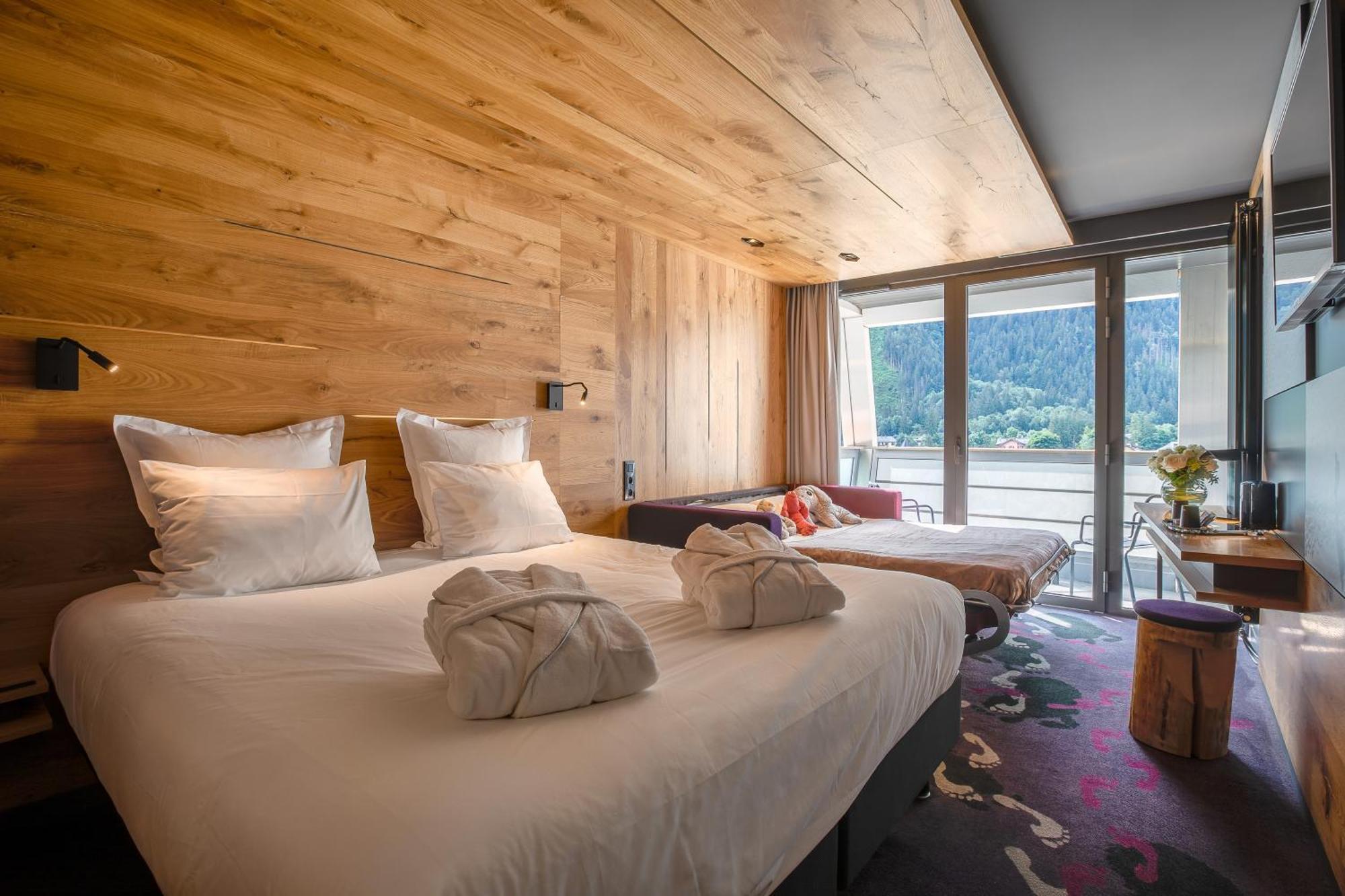 Superior Room Sofa Balcony – Mont-Blanc Massif View
