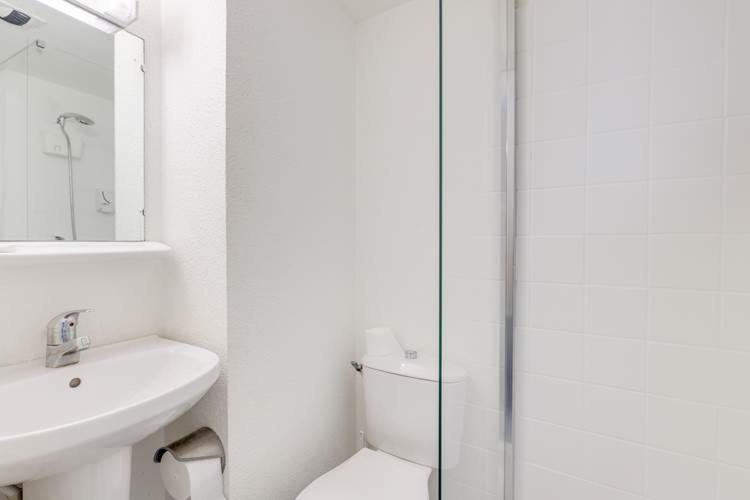 Chambre Quadruple avec Douche