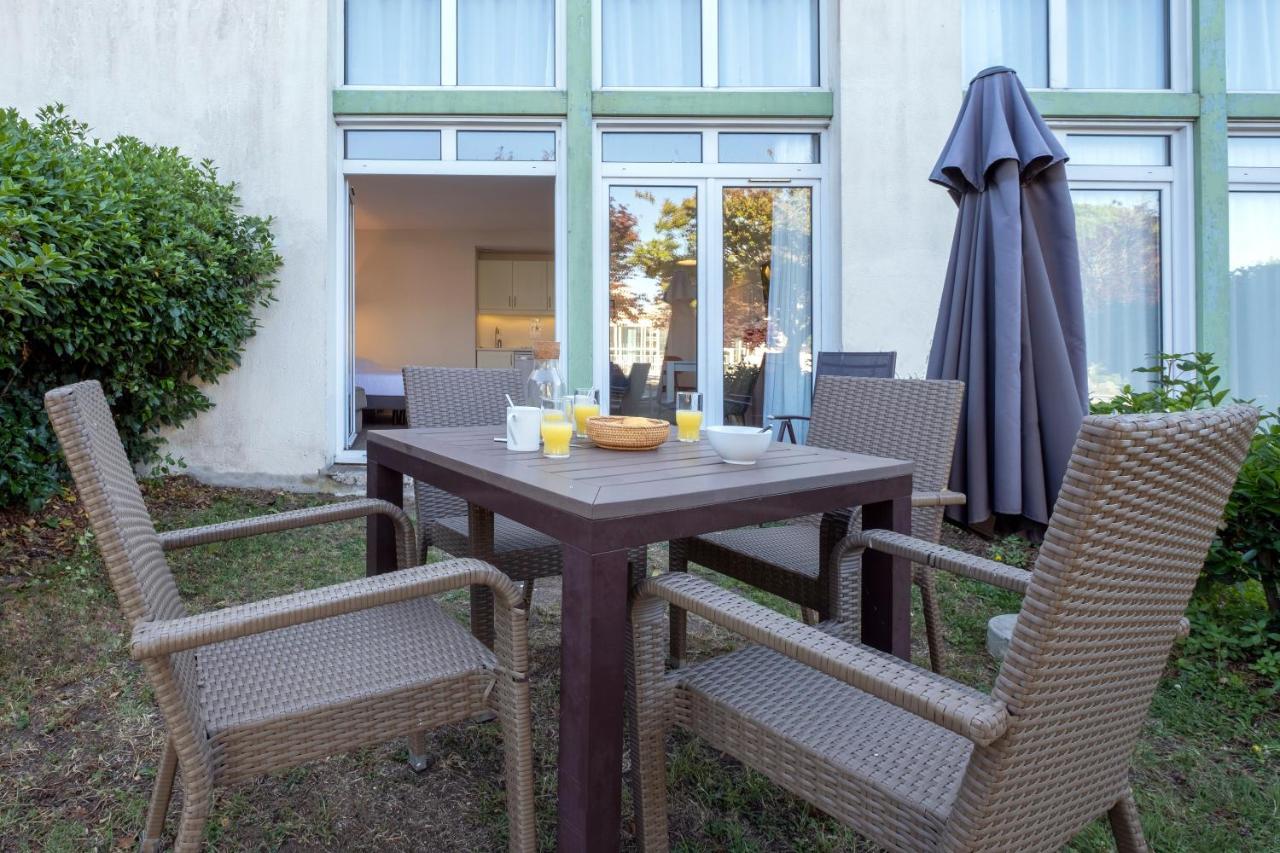 Studio Terrace Garden Level