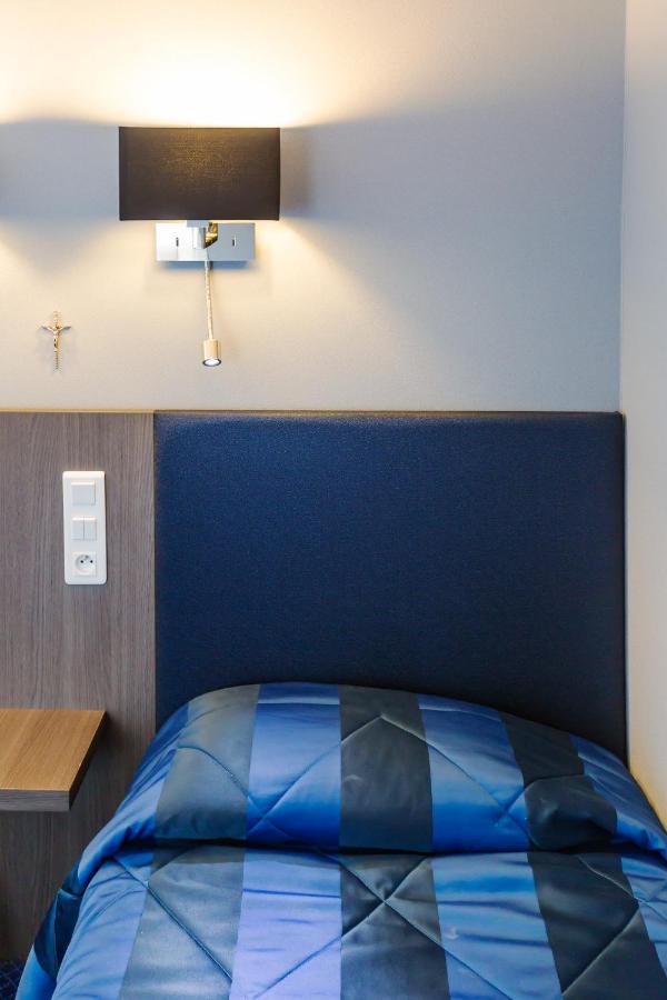 Single Room,1588065858:JPEG