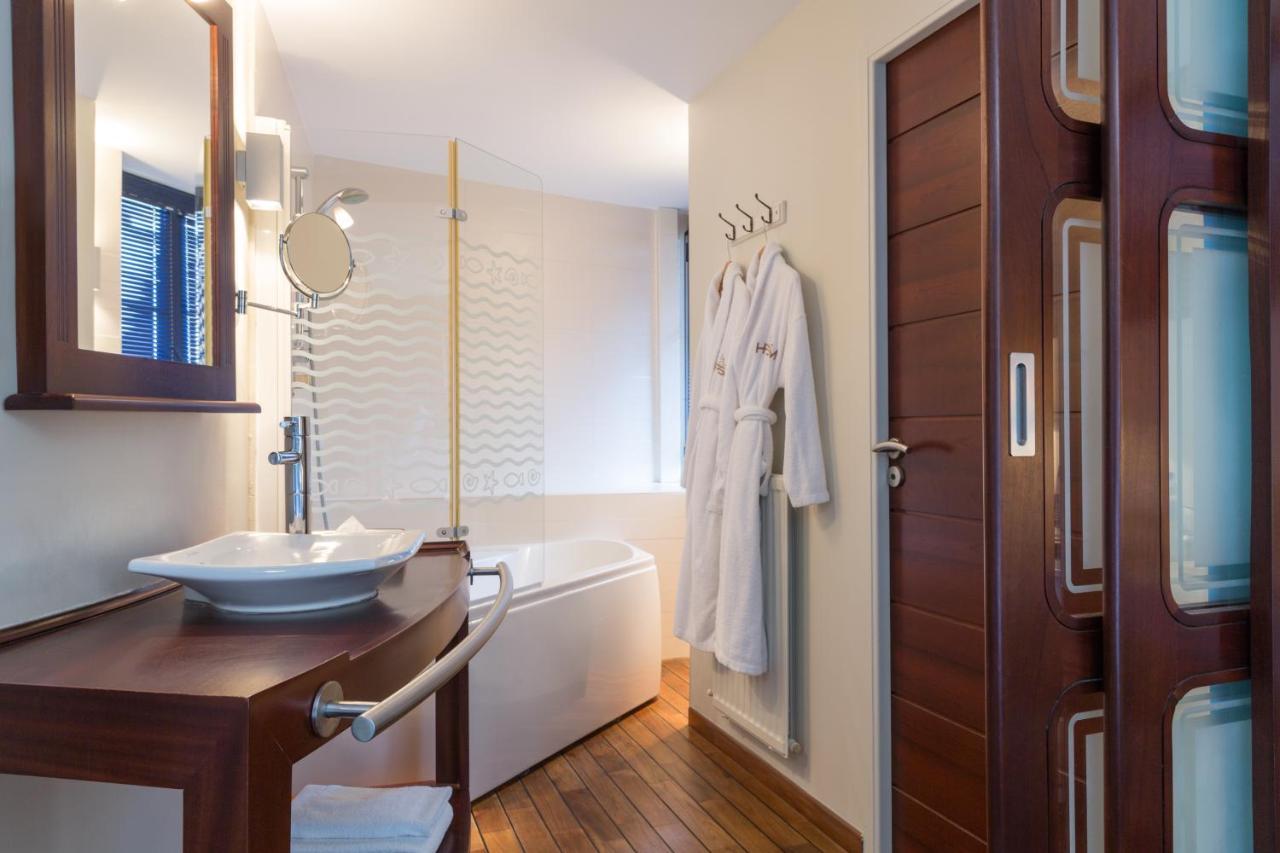 Elegance Double Room Lighthouse Side