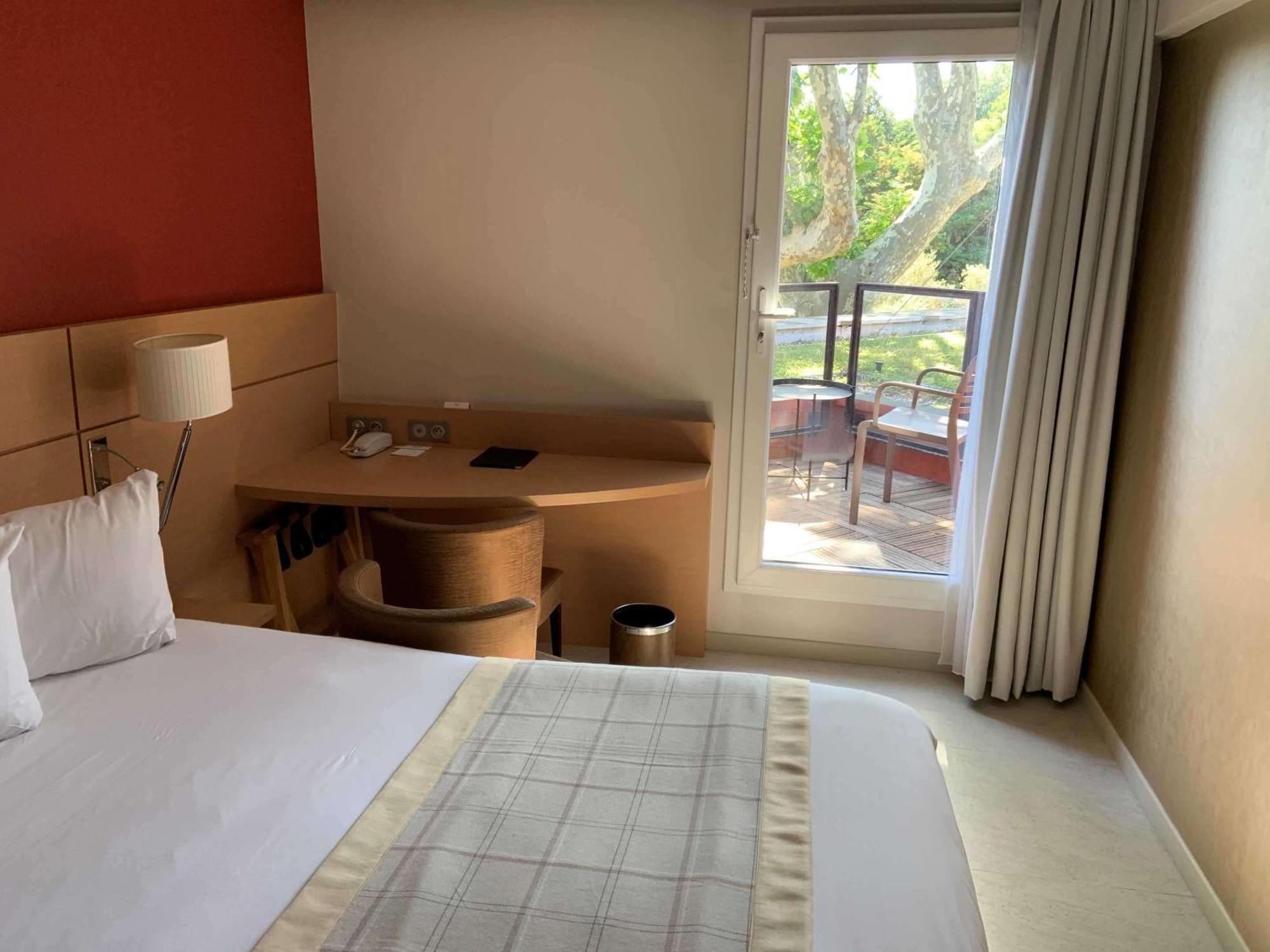 Superior Room King size Bed Balcony