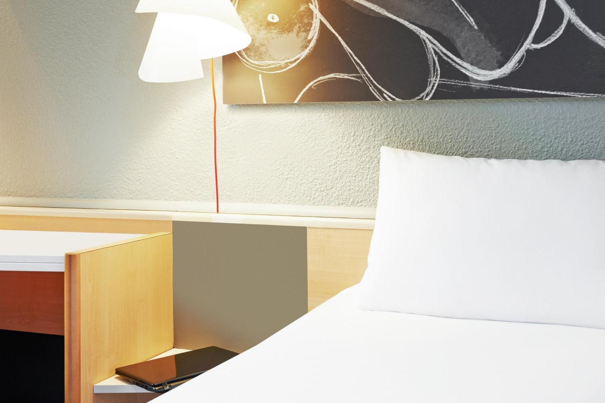 Standard Room with Two Single Beds,923682373:JPEG