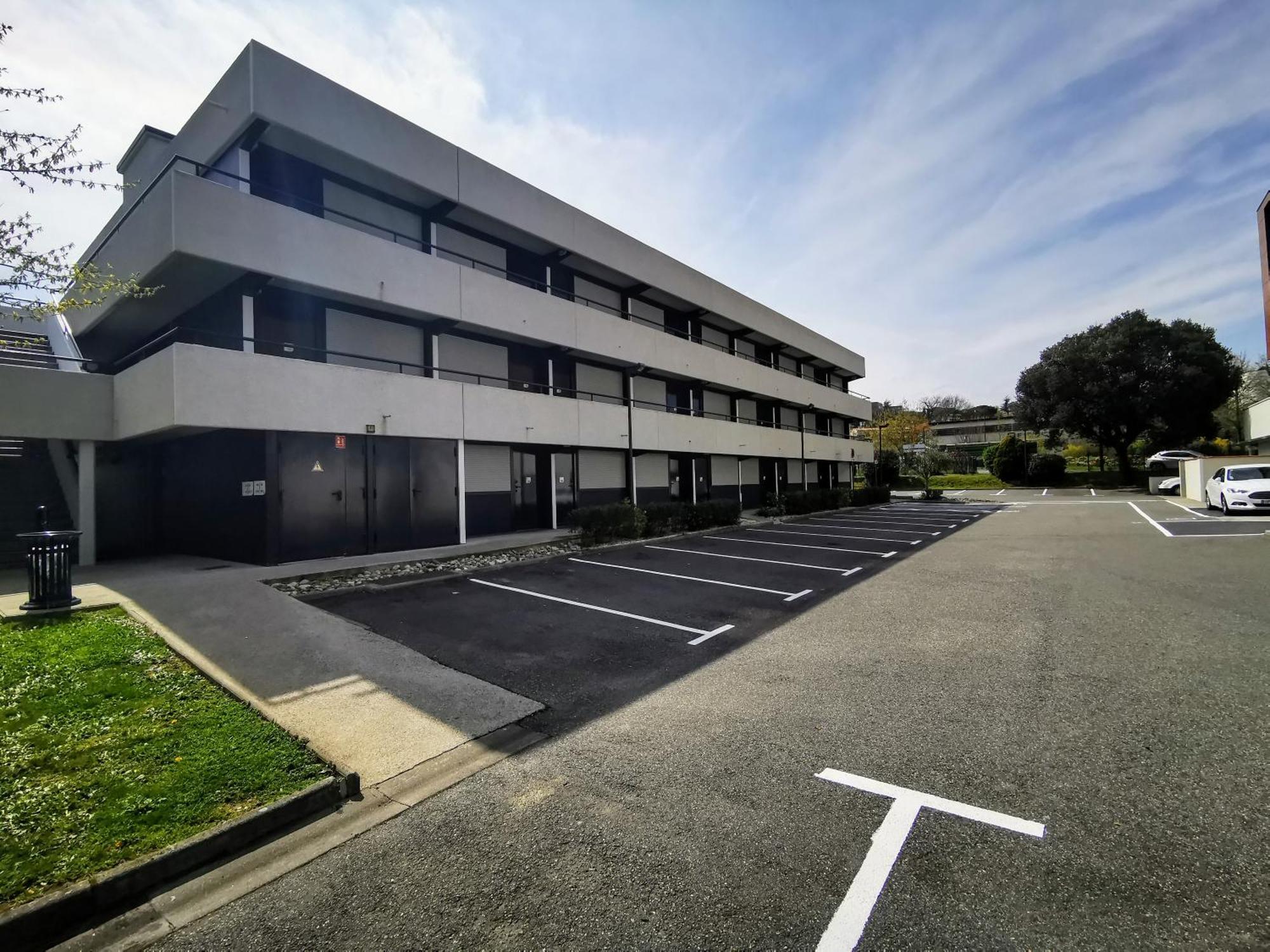 Standard Twin Room Exterior Bulding,1618264441:JPEG