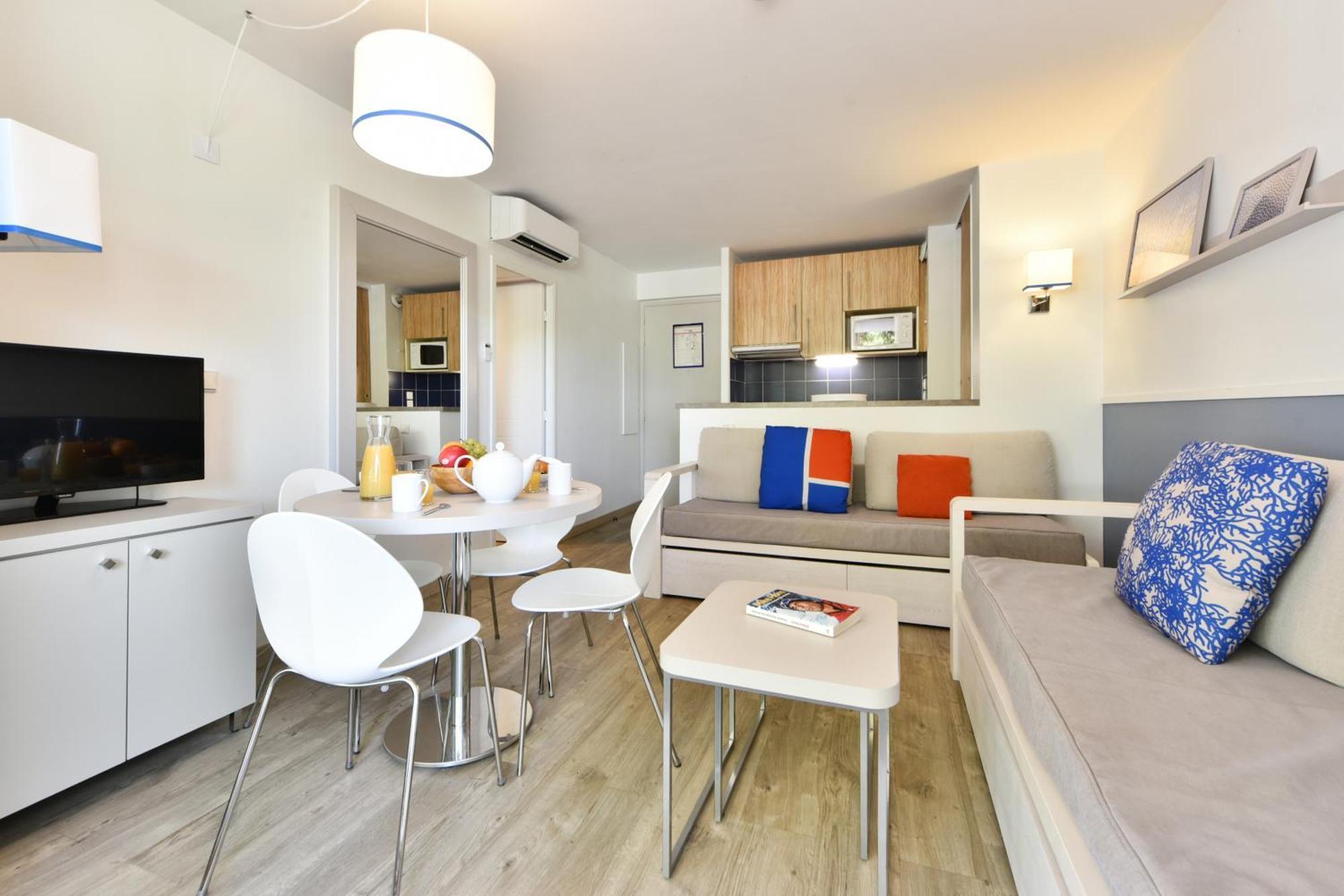 Studio mit Schlafnische, Klimaanlage und großer Terrasse (4 Personen)