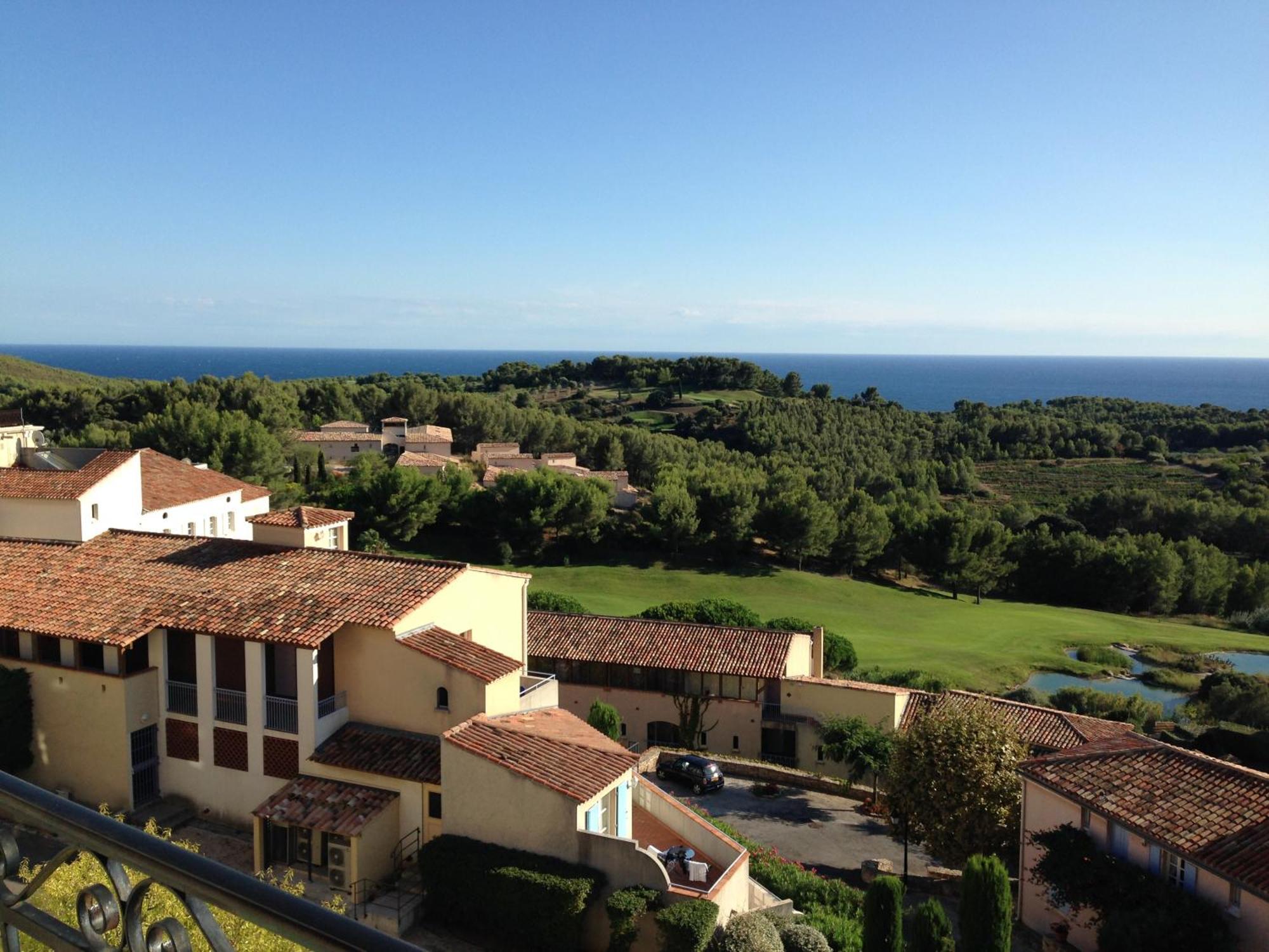 One-Bedroom Apartment with Sea View