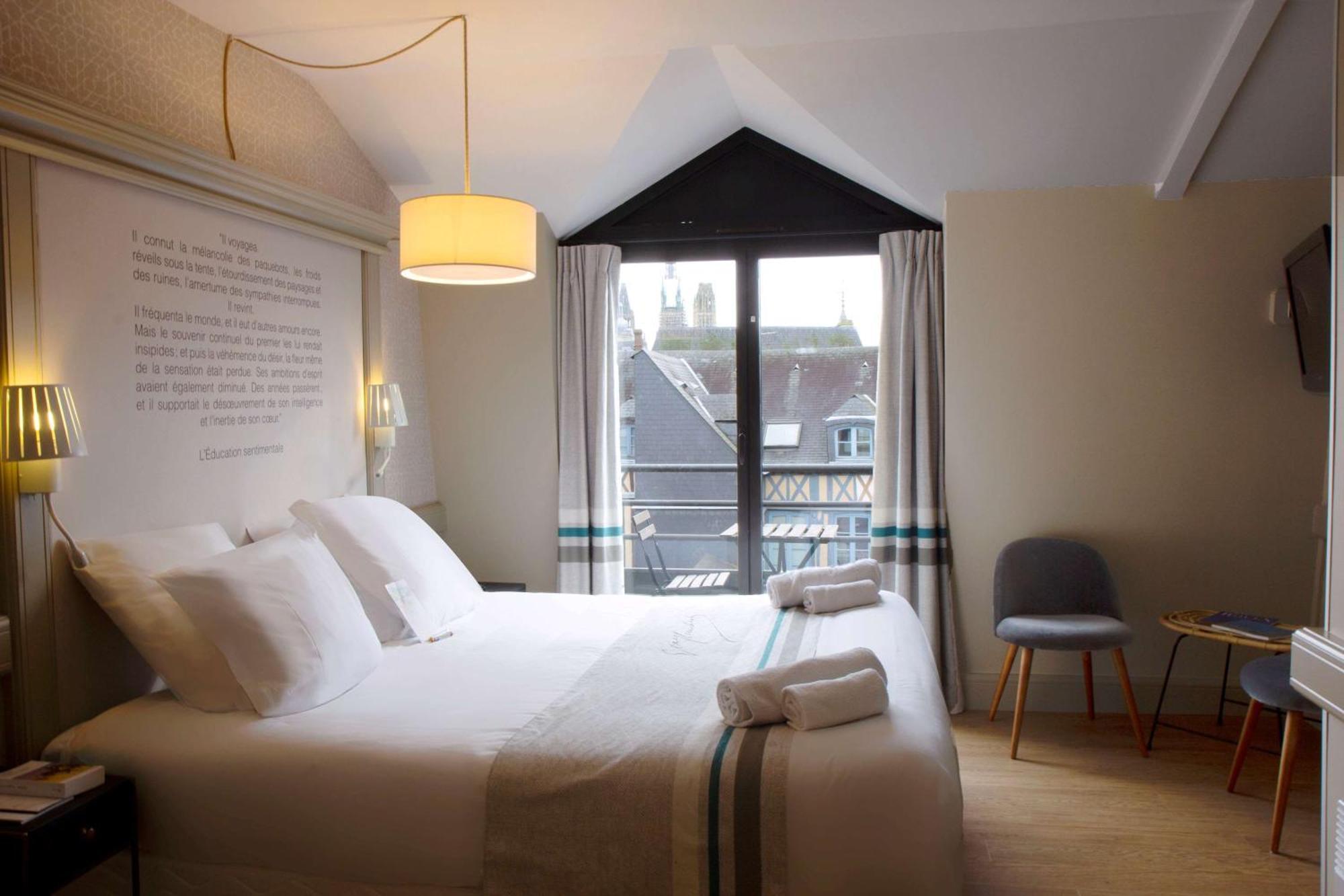 Superior Queen Room with Balcony and City View - Non-Smoking