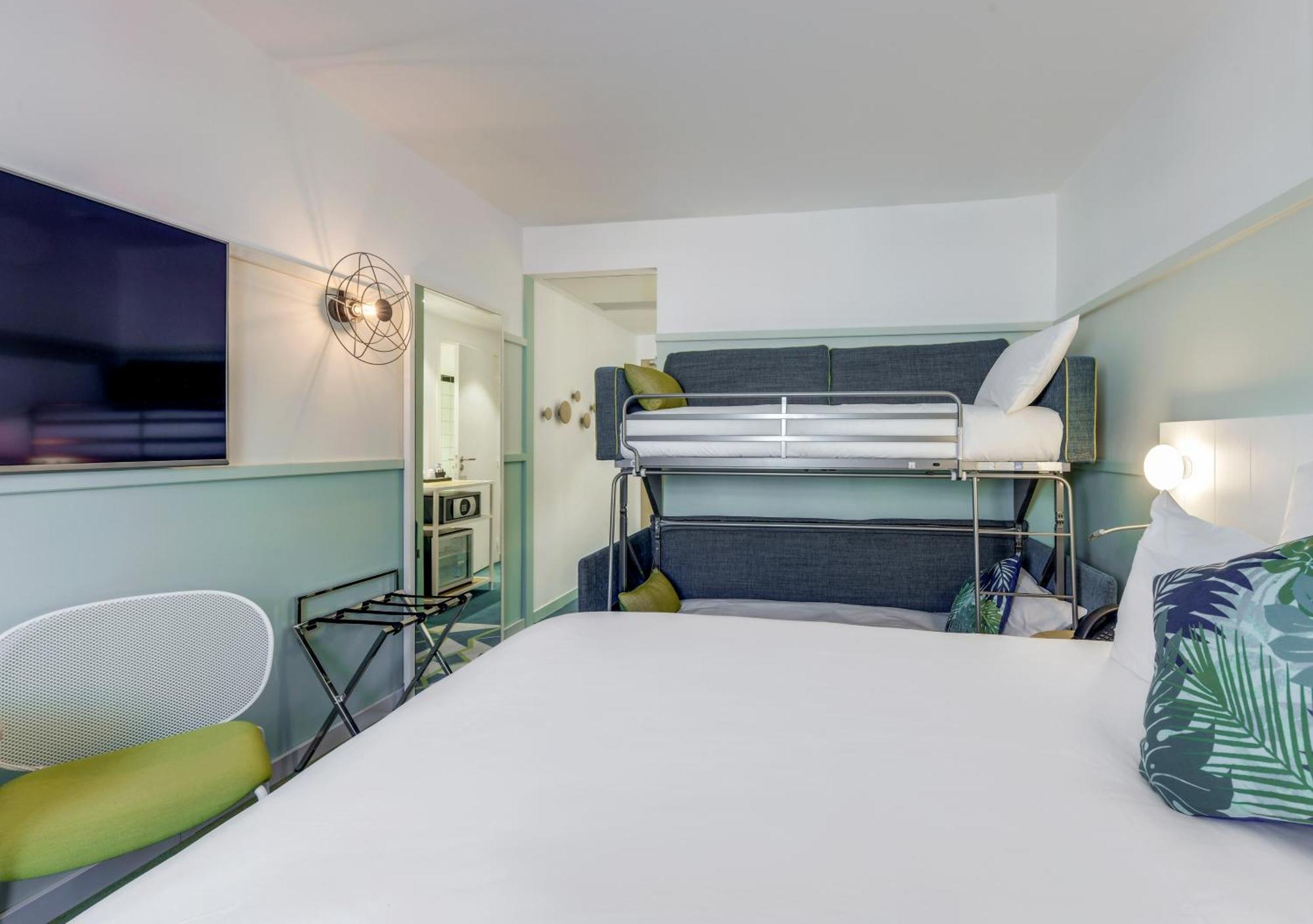 Classic Family Double Room Two Bunk Beds,1273851001:JPEG