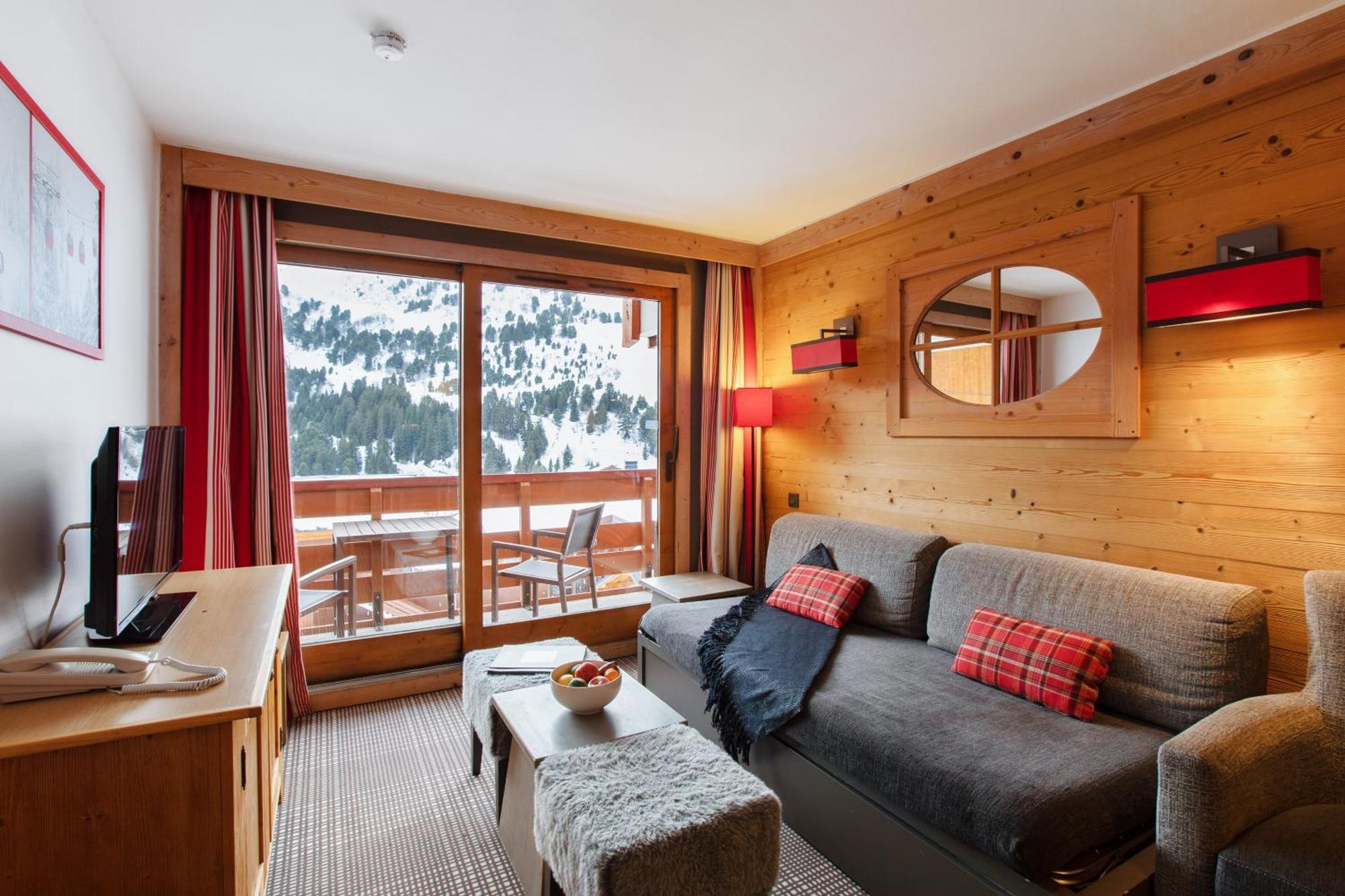 One-Bedroom Apartment with Sleeping Alcove (6 People),1273875508:JPEG