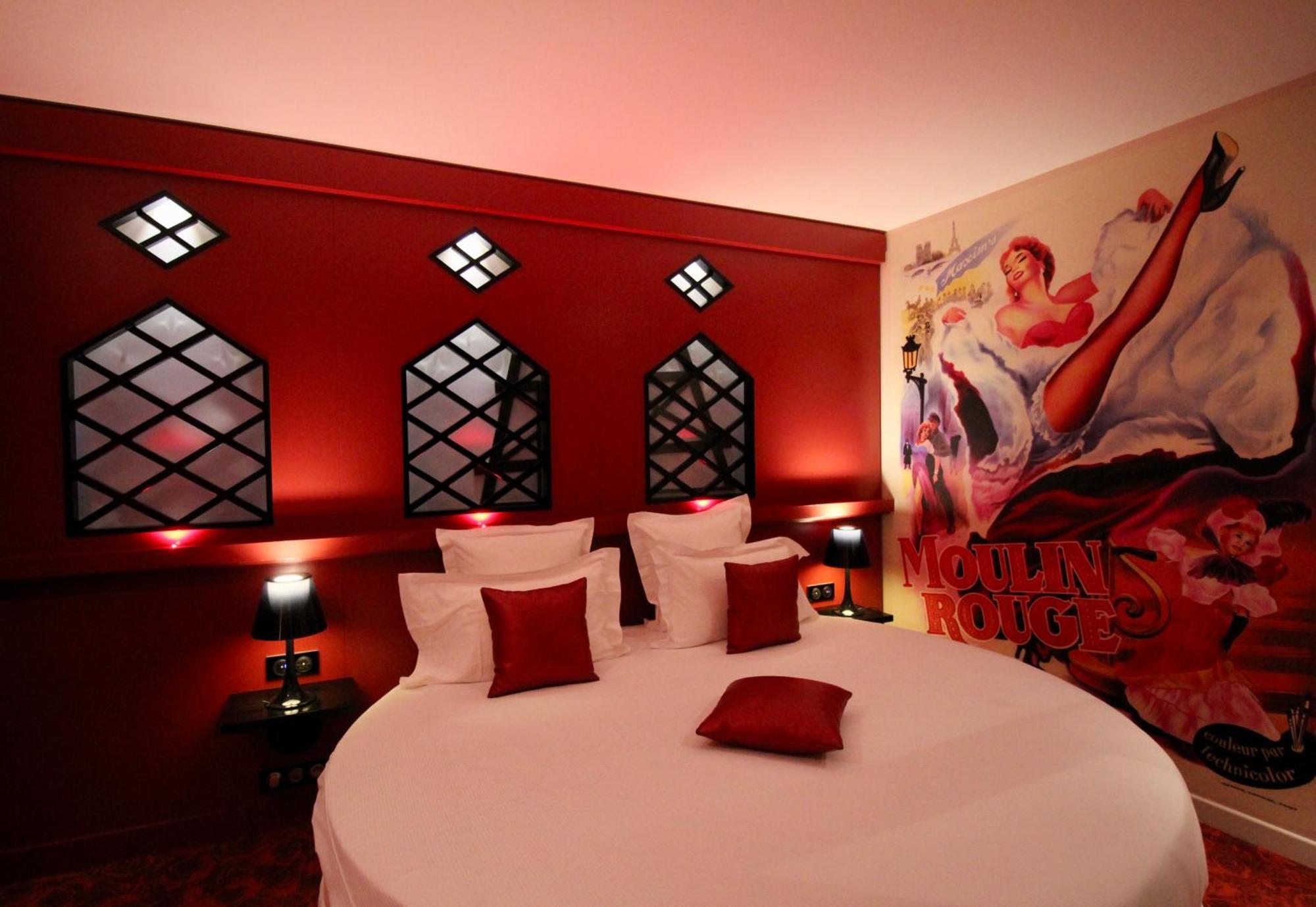 Moulin Rouge Room Jacuzzi,1648254514:JPEG