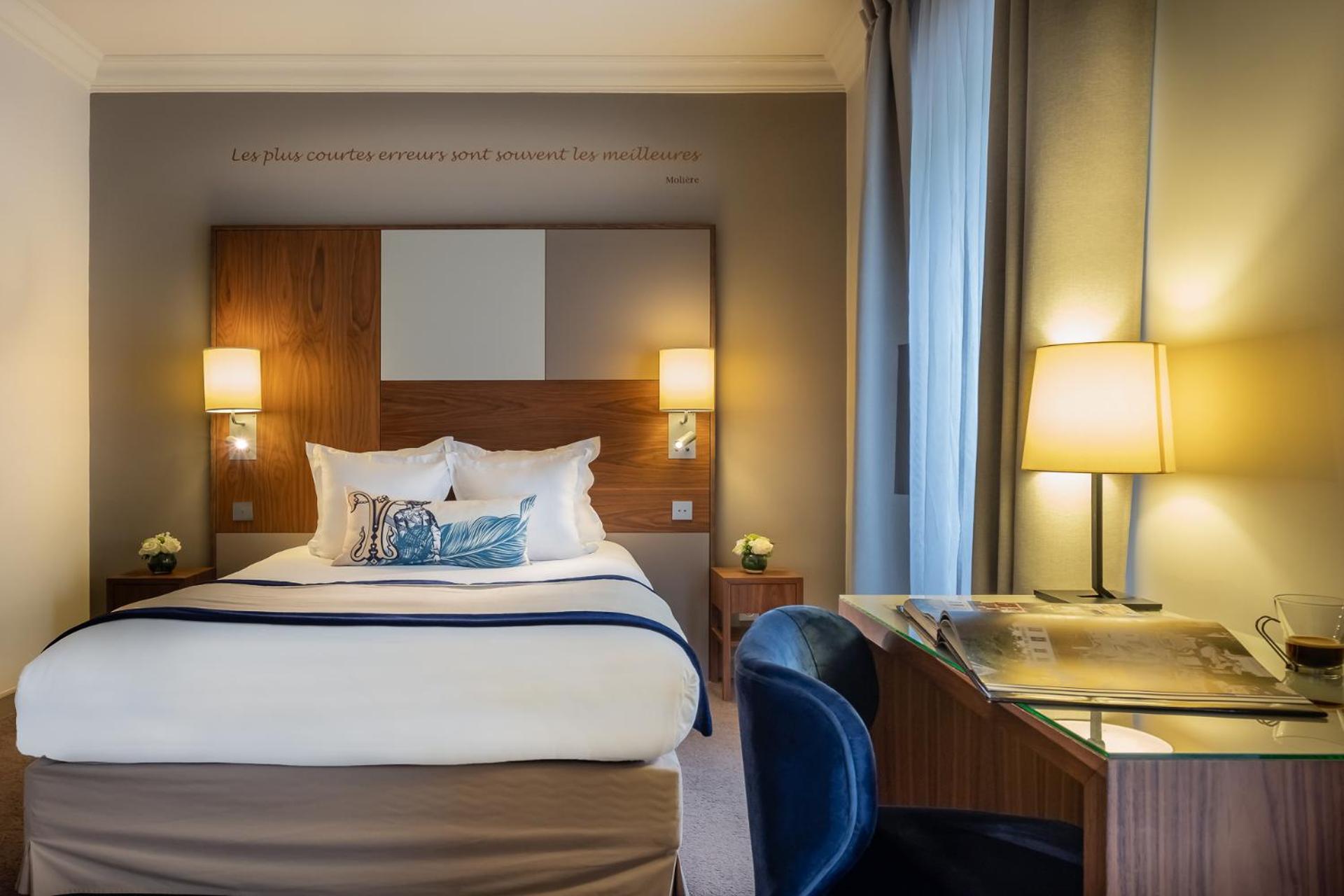 Quarto Executivo com Cama de Casal ou 2 de Solteiro