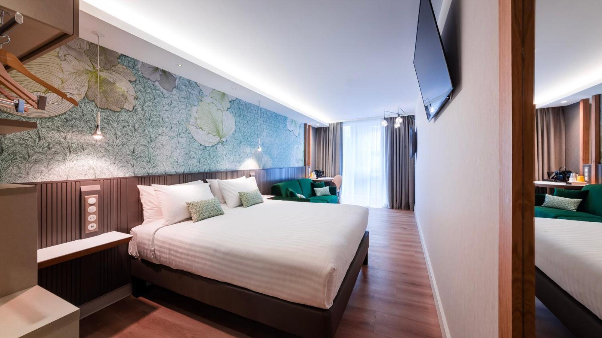 Premium Queen Room sofa bed,762450040:JPEG