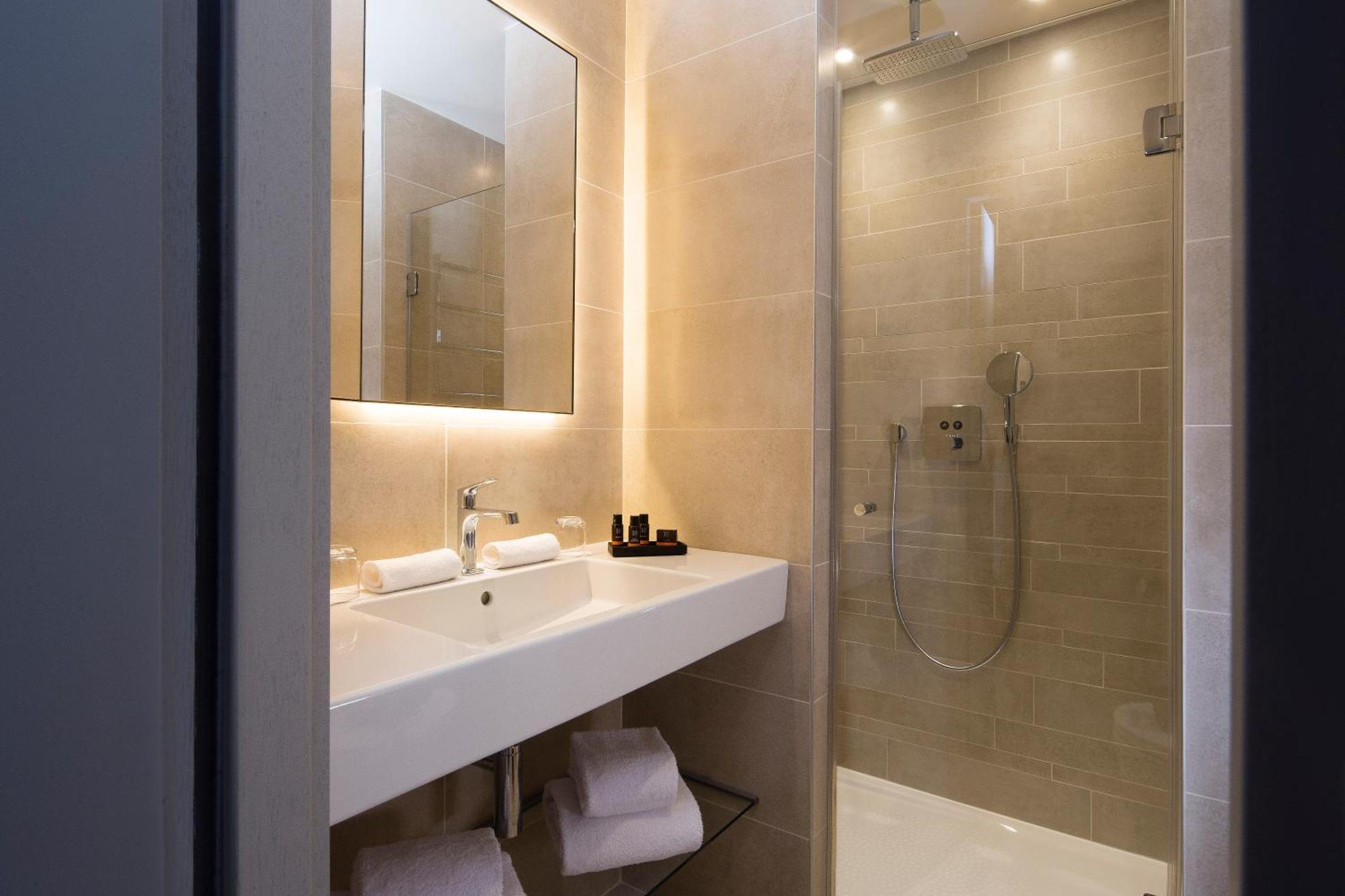 Prestige Double Room,1597588348:JPEG