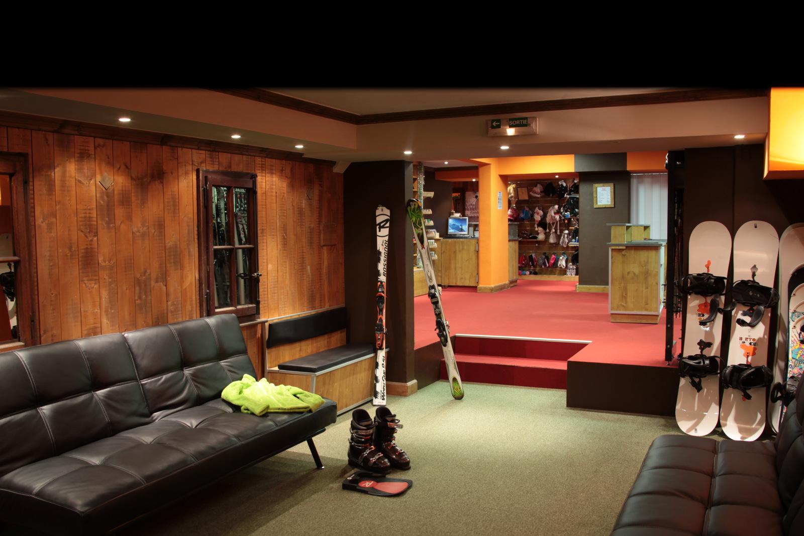 Three-Bedroom Apartment Cabin