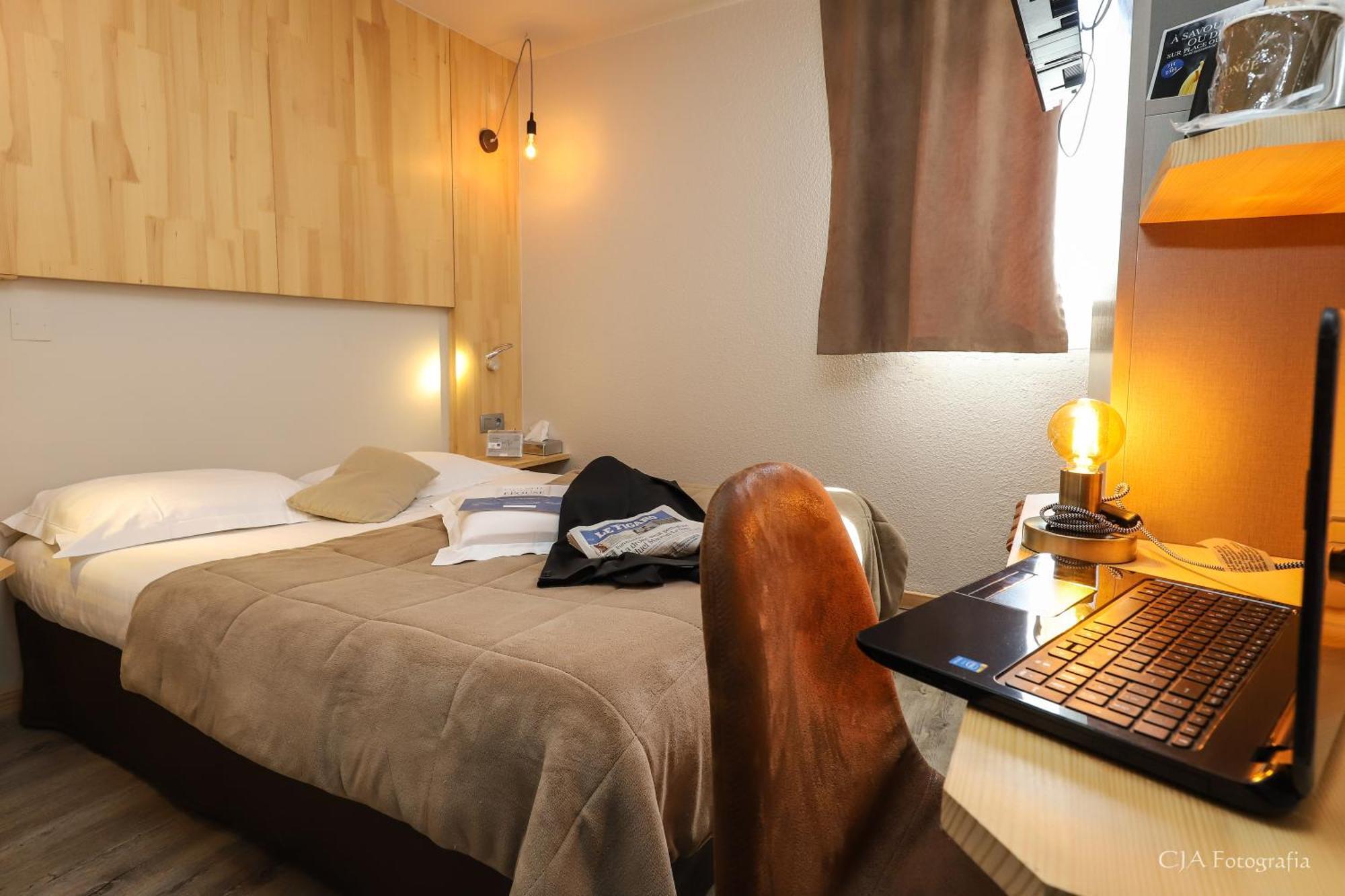 One Single Bed,780096432:JPEG