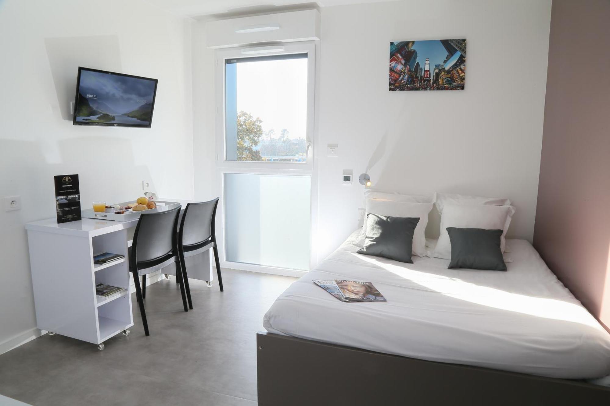 Standard Studio Double Bed,943176874:JPEG