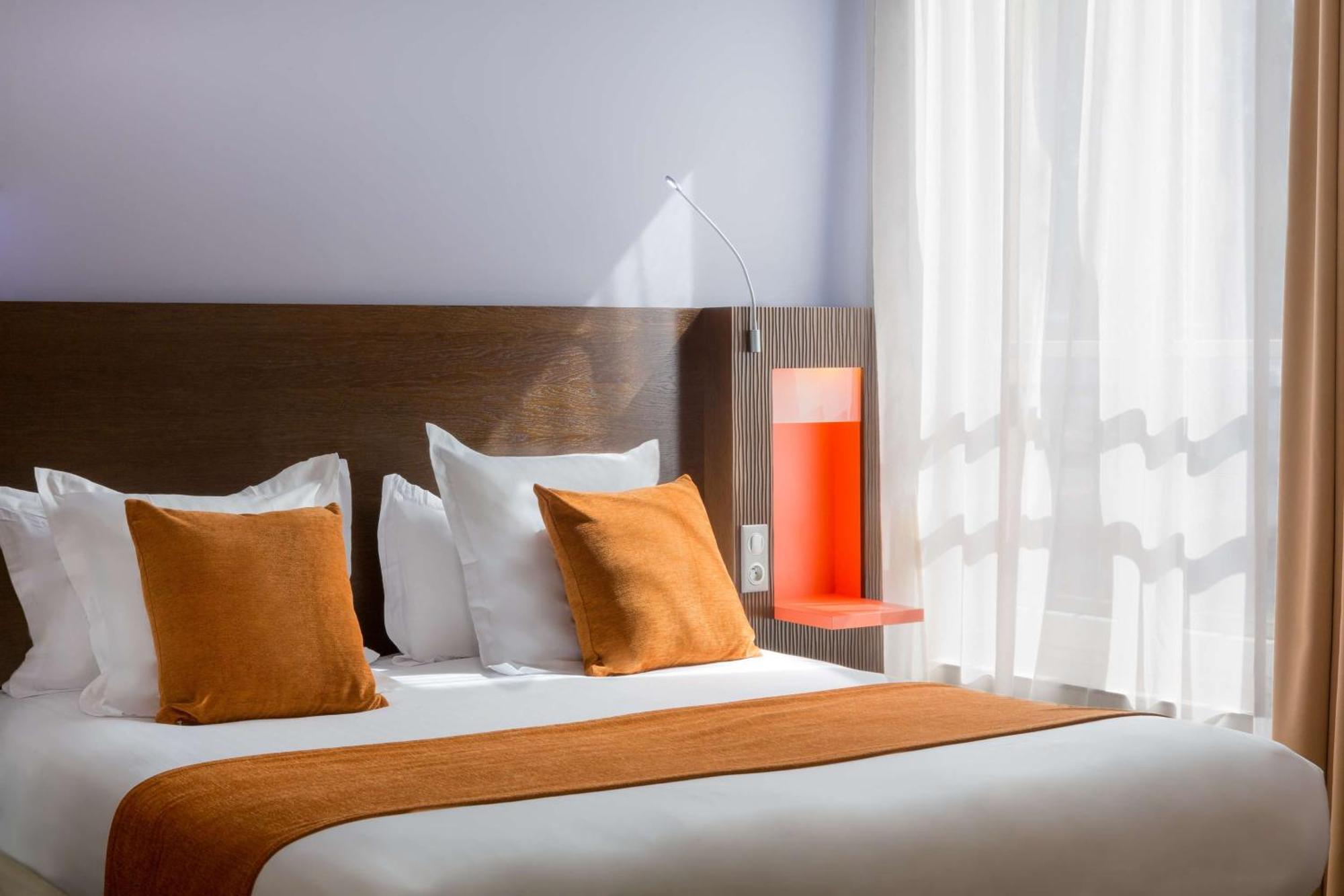 Chambre Lit Queen-Size Confort
