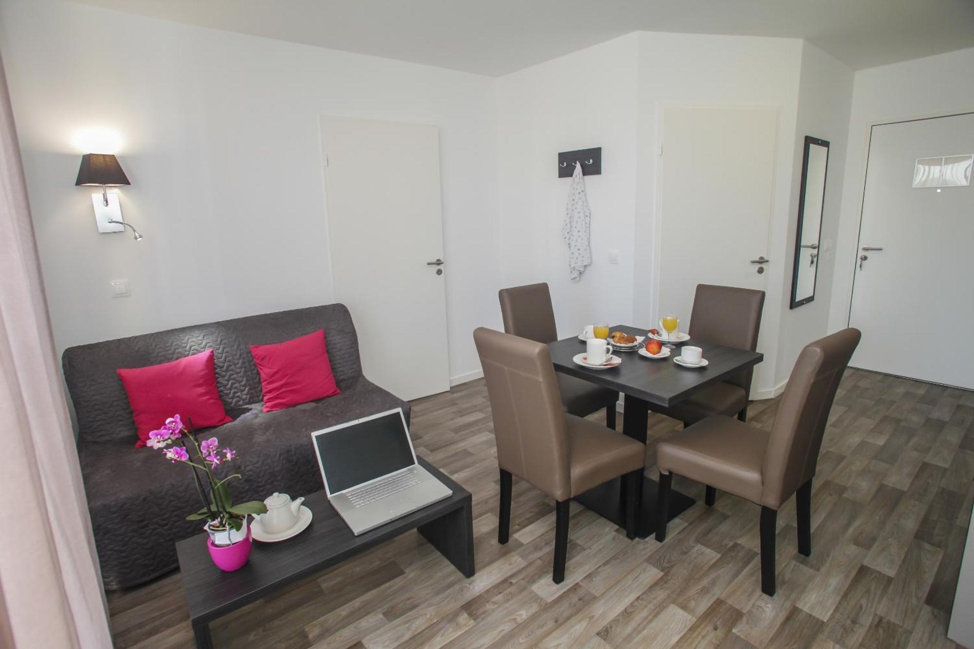 One-Bedroom Apartment (4 Adults),1645687074:JPEG