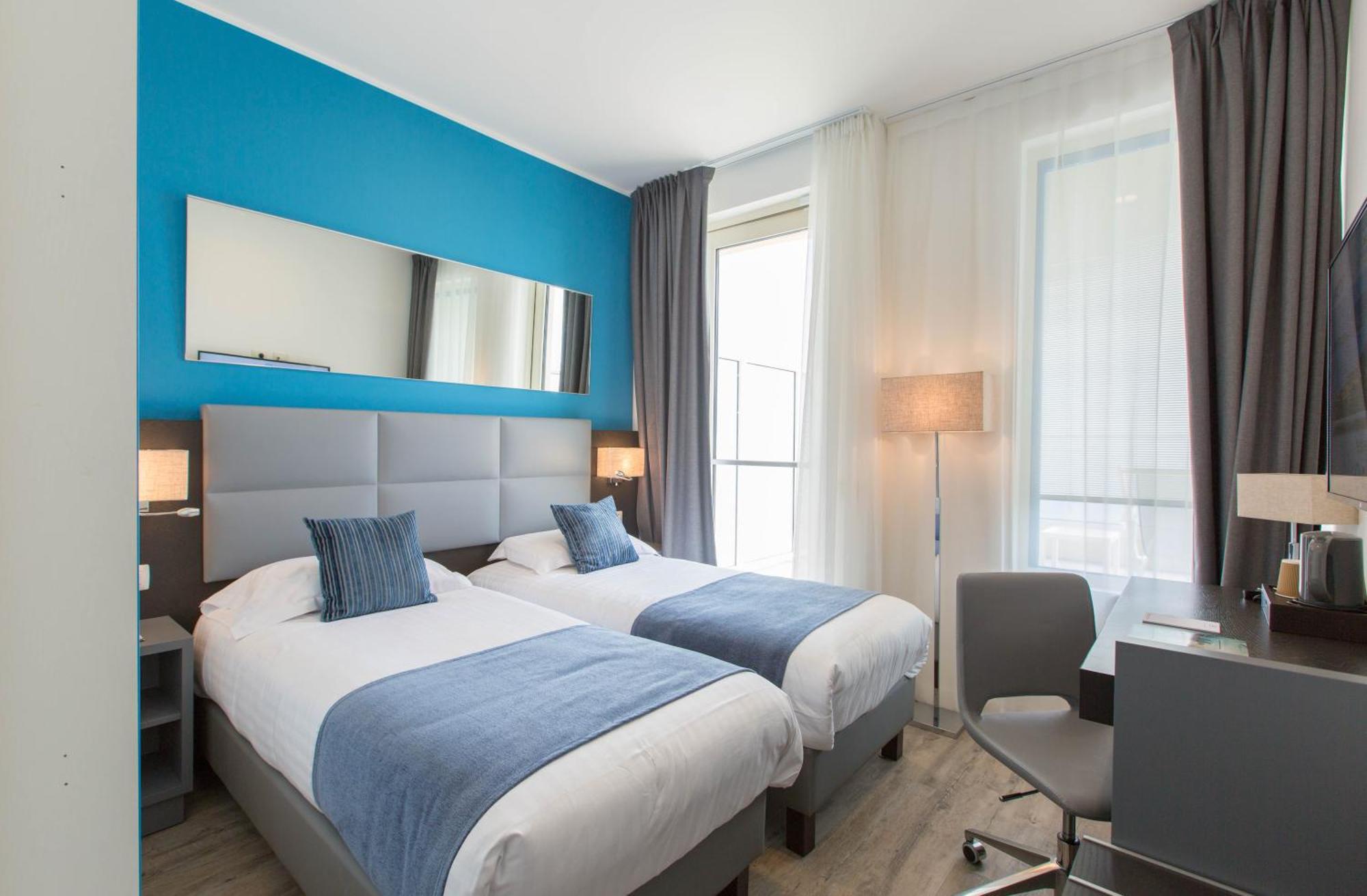 Standard Twin Room Sea View