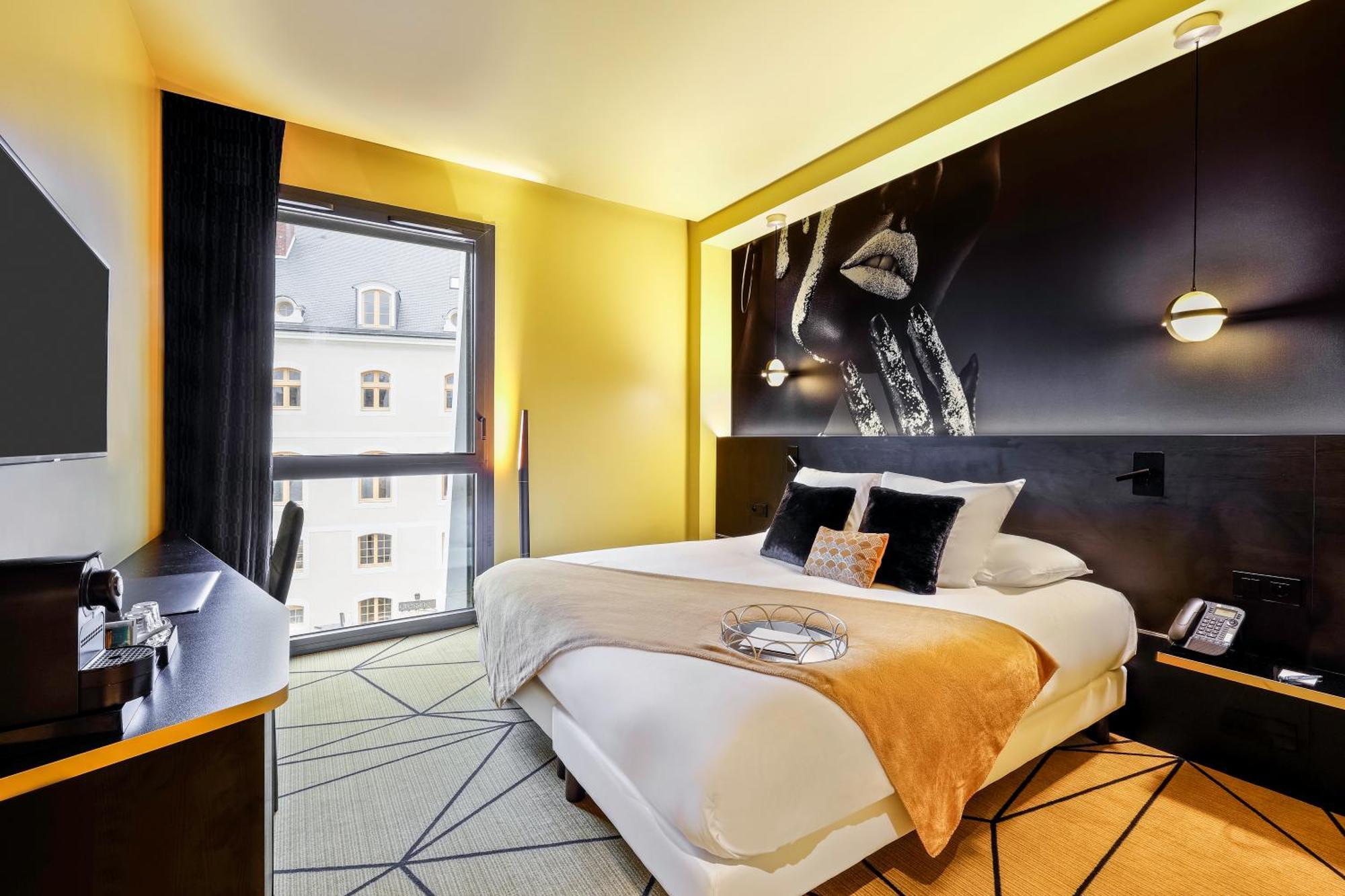 Deluxe King Room
