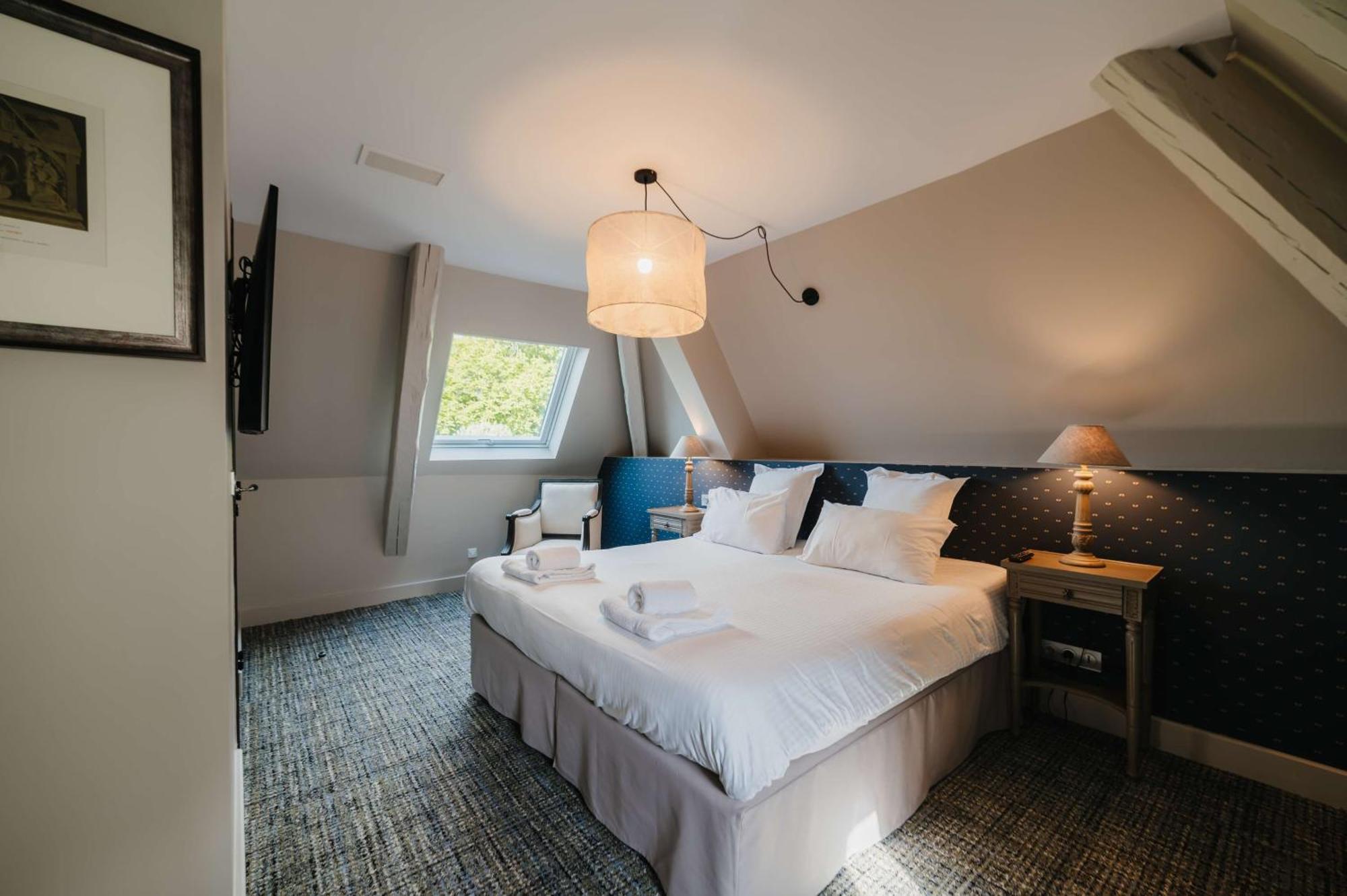Family Queen Room Two Single Beds