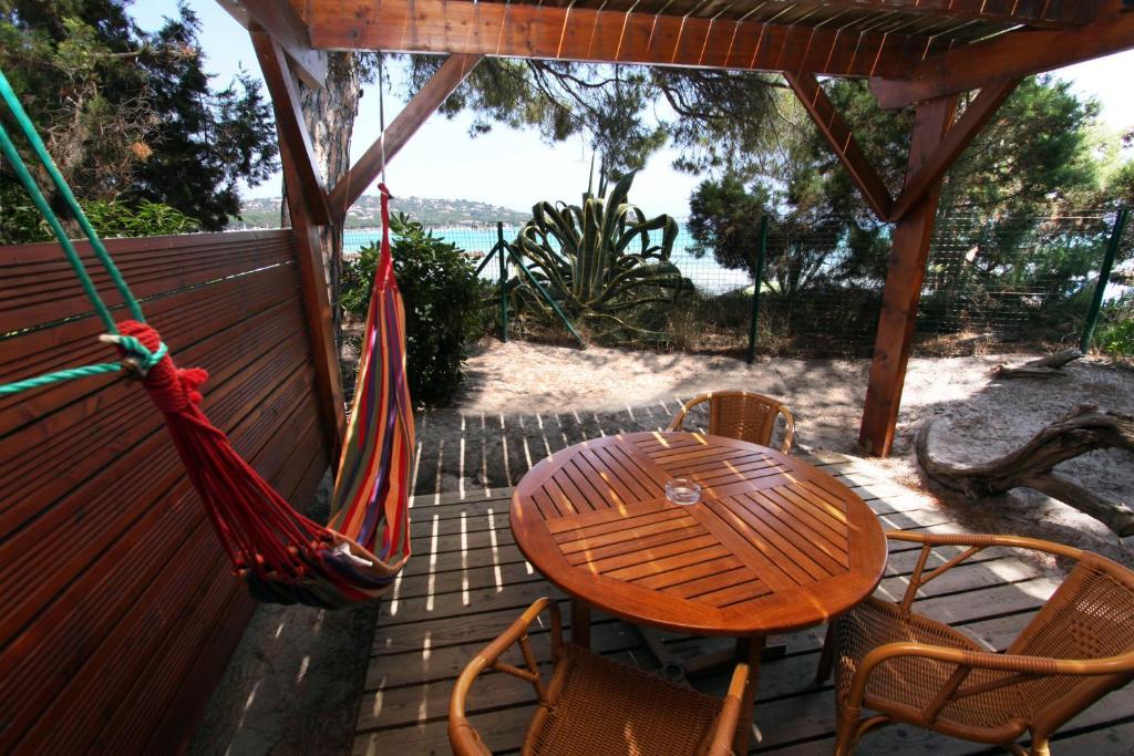 Superior Bungalow Renovated Sea Side,643884798:JPEG
