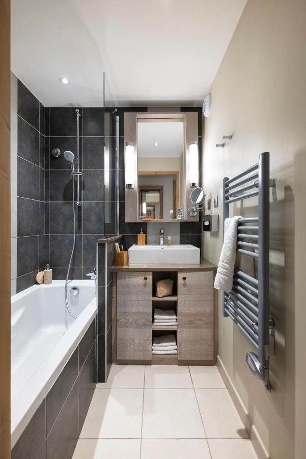 One-Bedroom Apartment with Balcony (4 People),1295586865:JPEG
