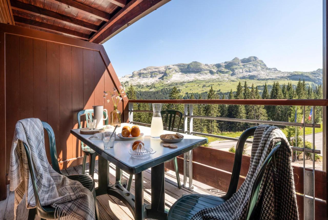 Two-Bedroom Apartment Balcony Mountain View