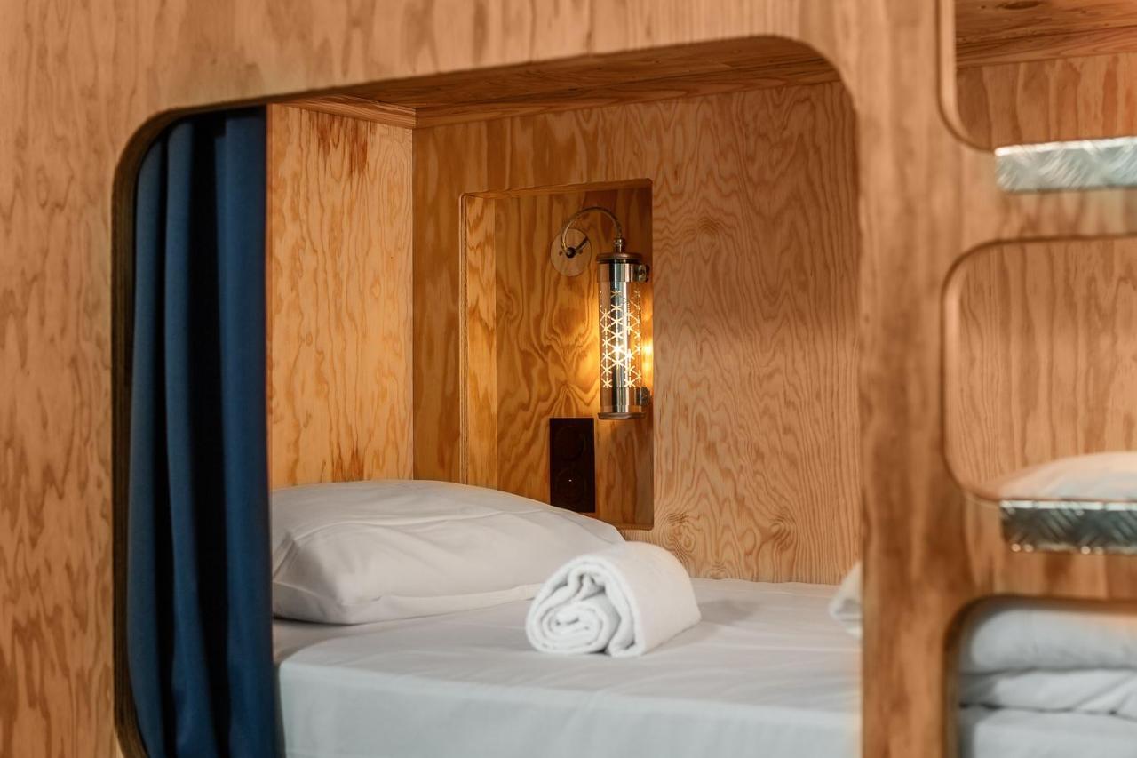 Eklo bed dormitory women only