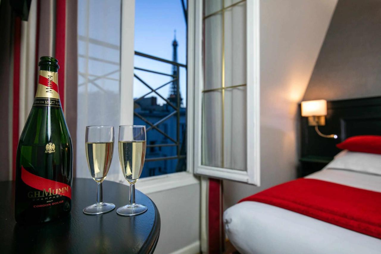 Single Room with Eiffel Tower View,1709942154:JPEG