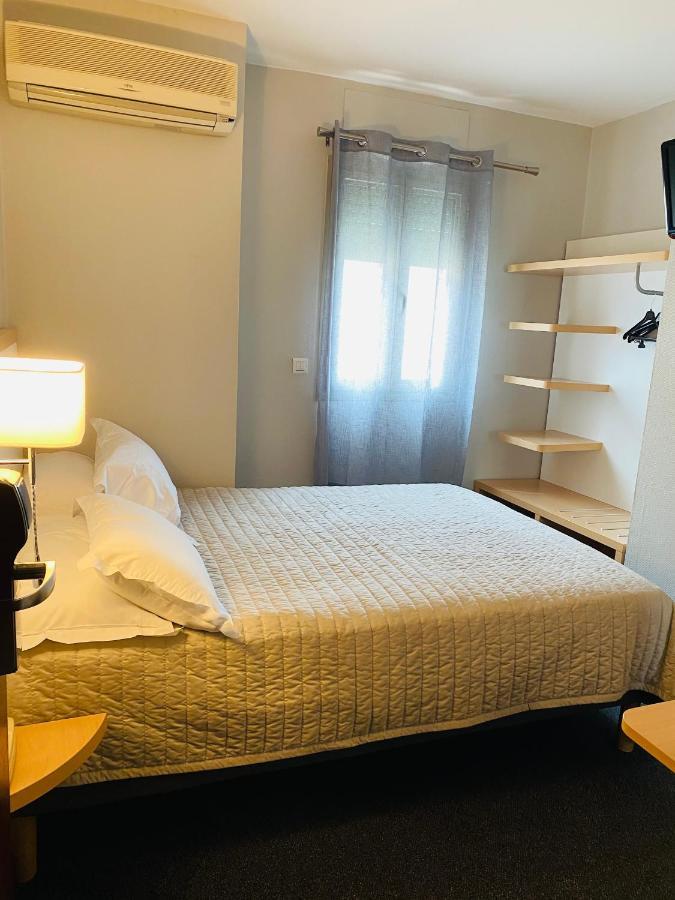 Small Double Room,1316964769:JPEG