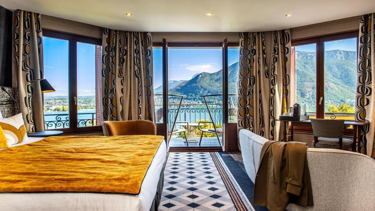 Privilege Room Lake side balcony Double or Twin beds
