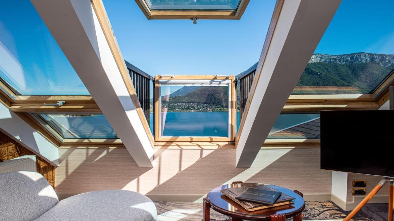 Deluxe Room - Lake side - Double or Twin beds