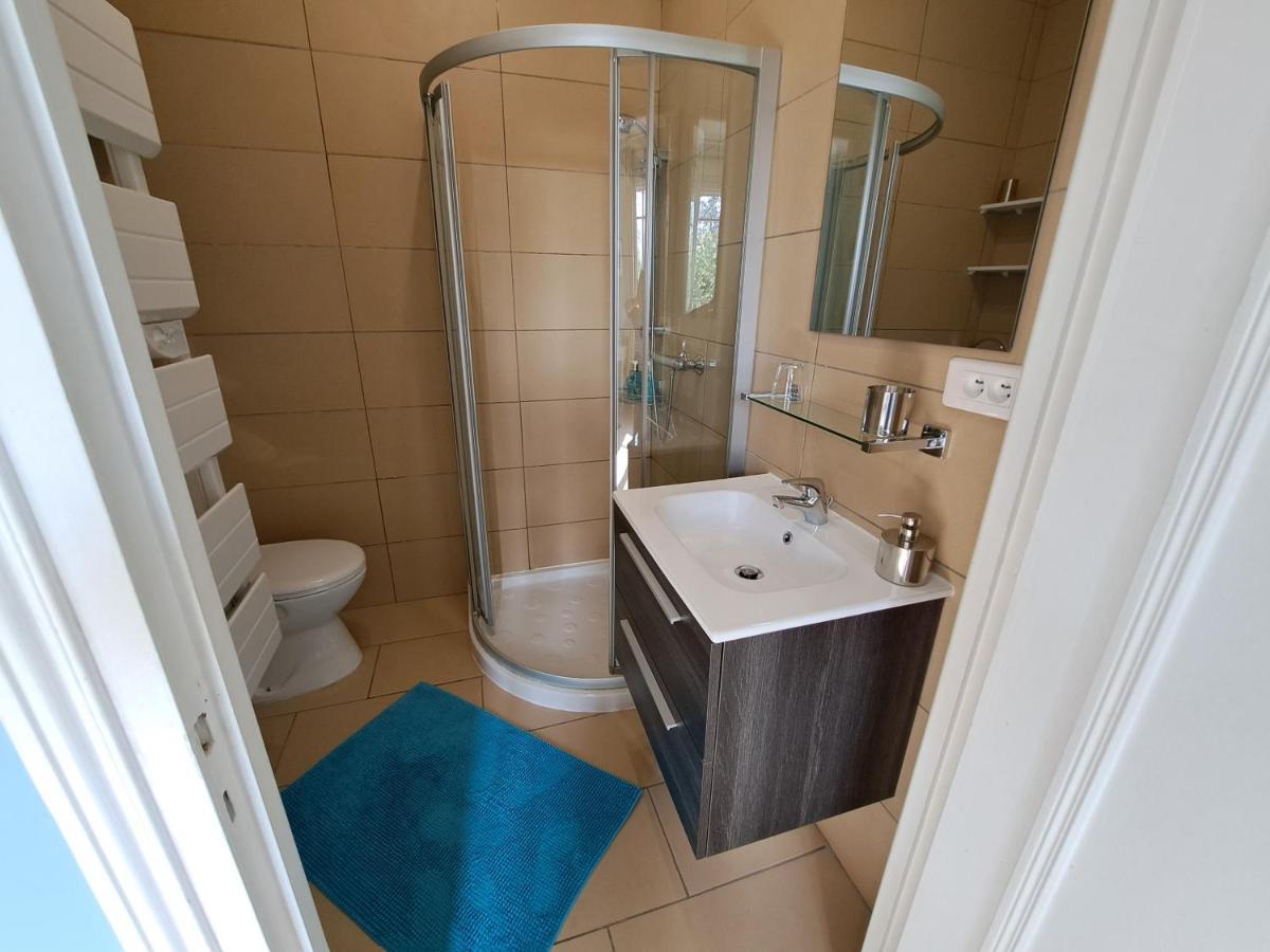 Double Room Private Bathroom