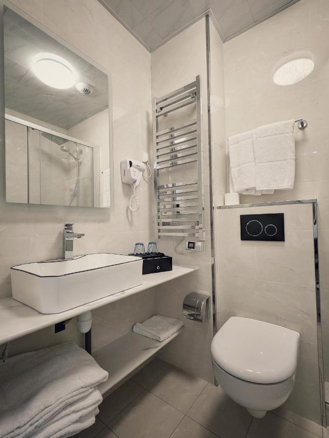 Quadruple Room - 1 Double Bed  2 Single Beds,1333237124:JPEG
