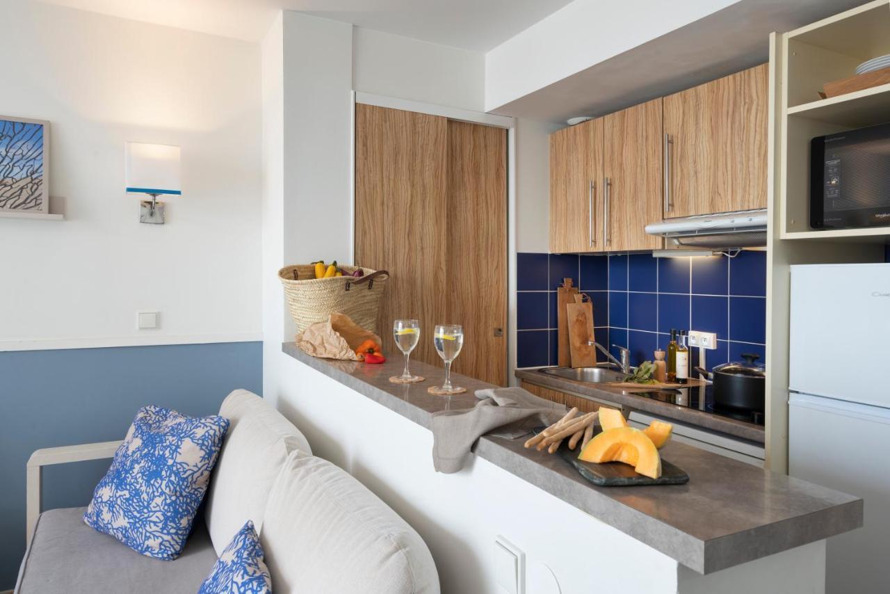 One-Bedroom Apartment Spa Bath Air Conditioning Terrace View Port
