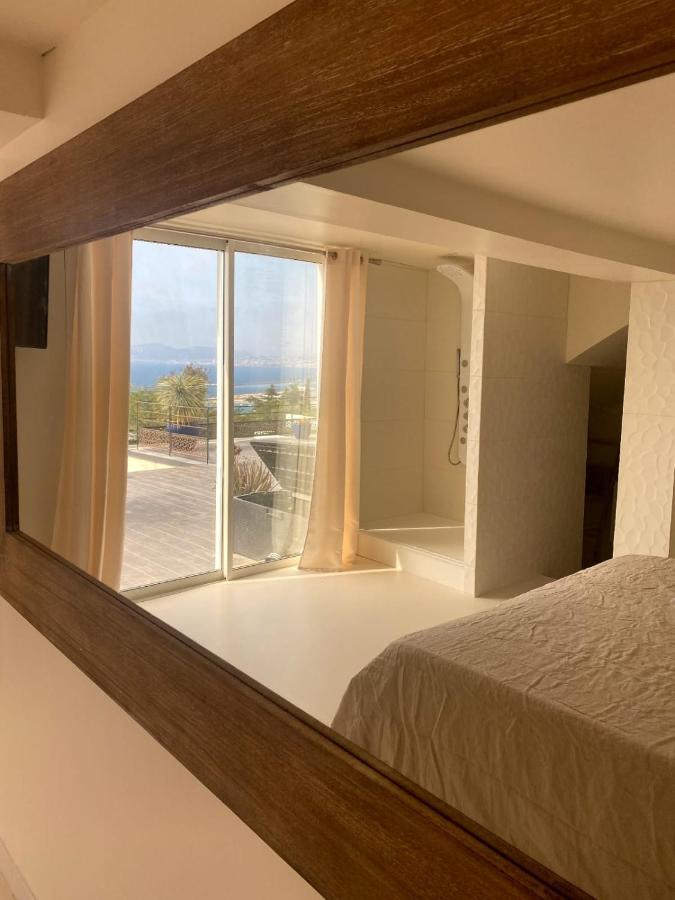 King Suite Sea View