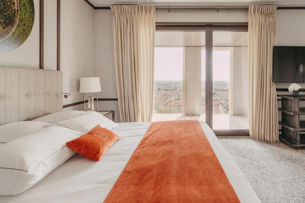 Suite City View